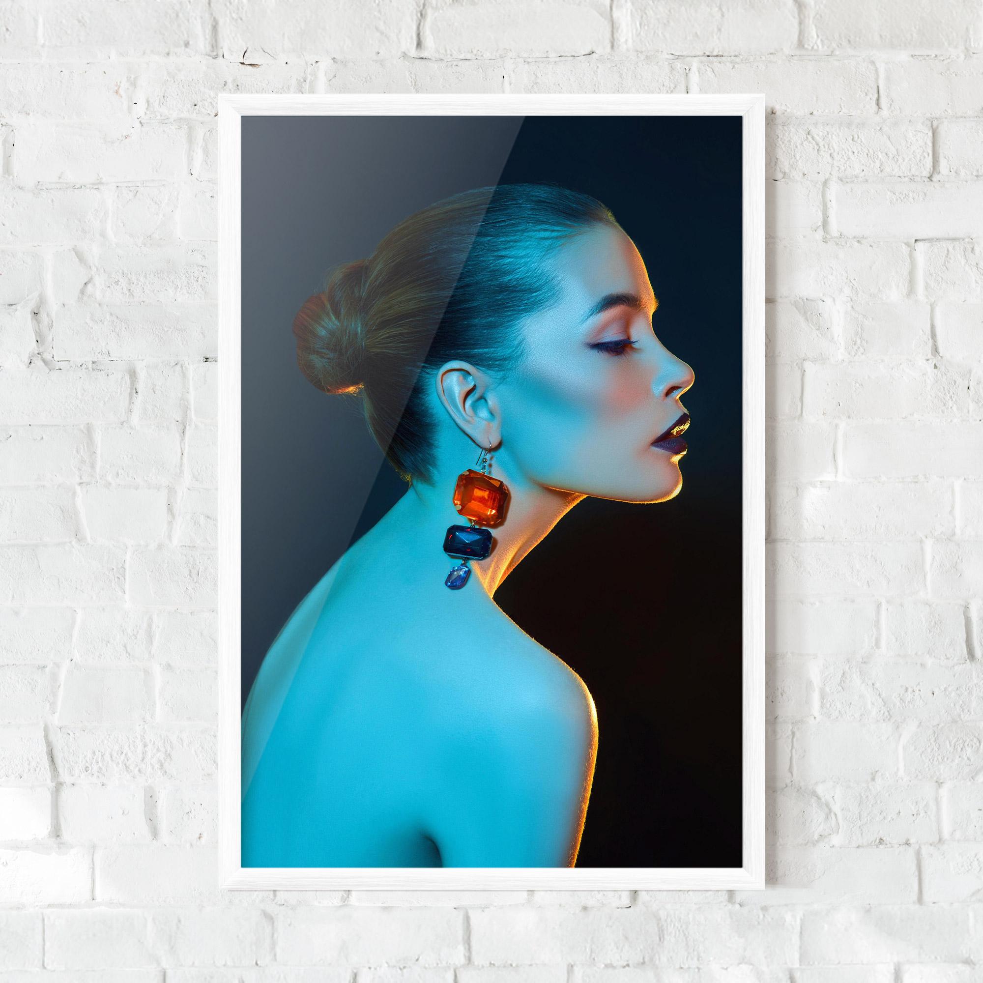 Poster Înrămat Blue Light Earring mockup 0