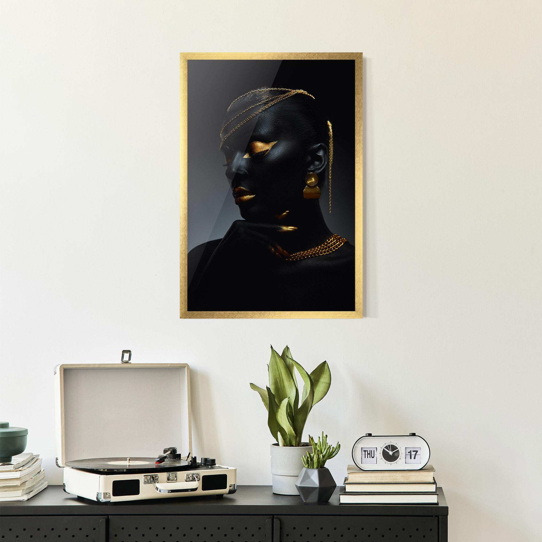 Poster Înrămat Beauty Gold Accessory mockup 2