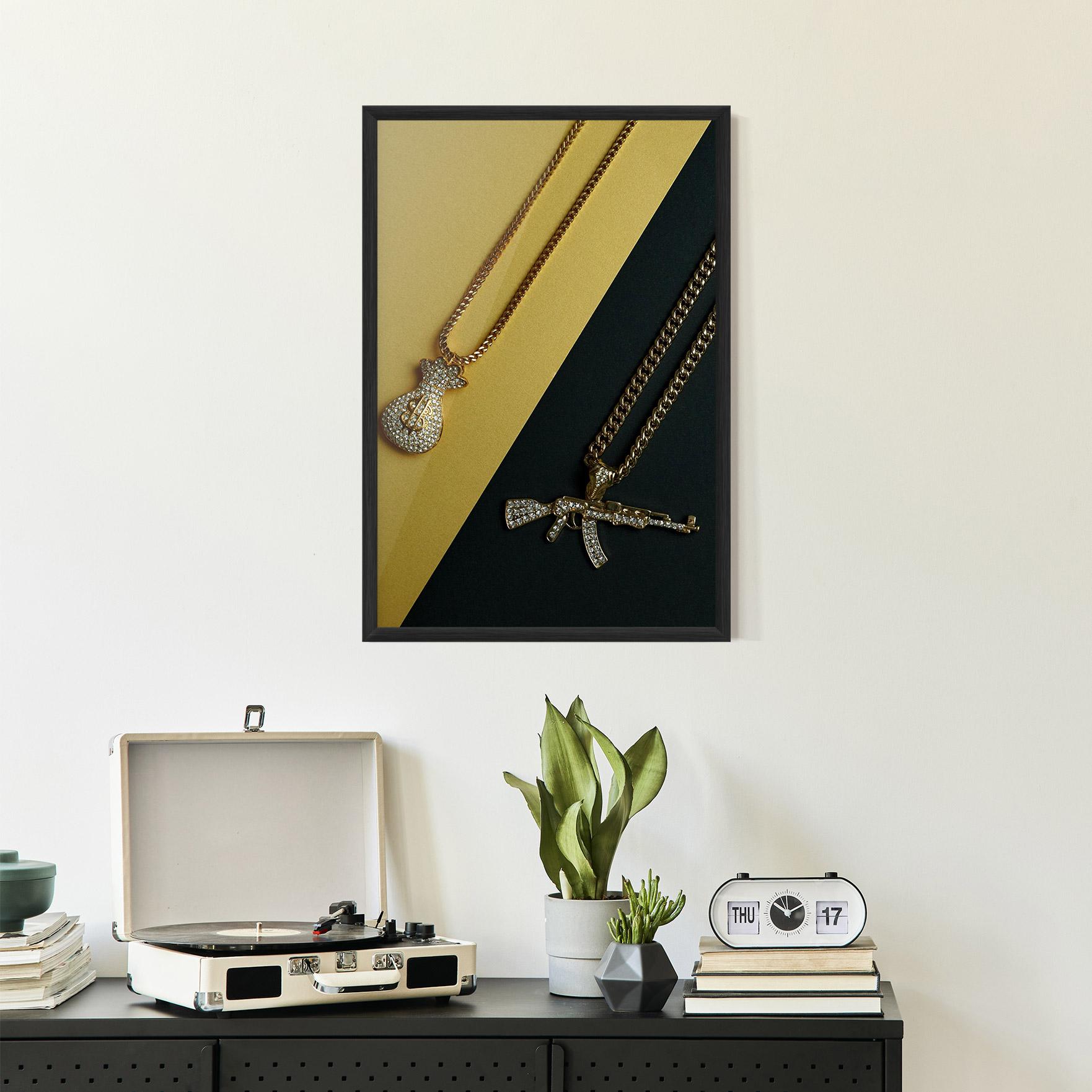 Poster Înrămat Gun Neckace mockup 2