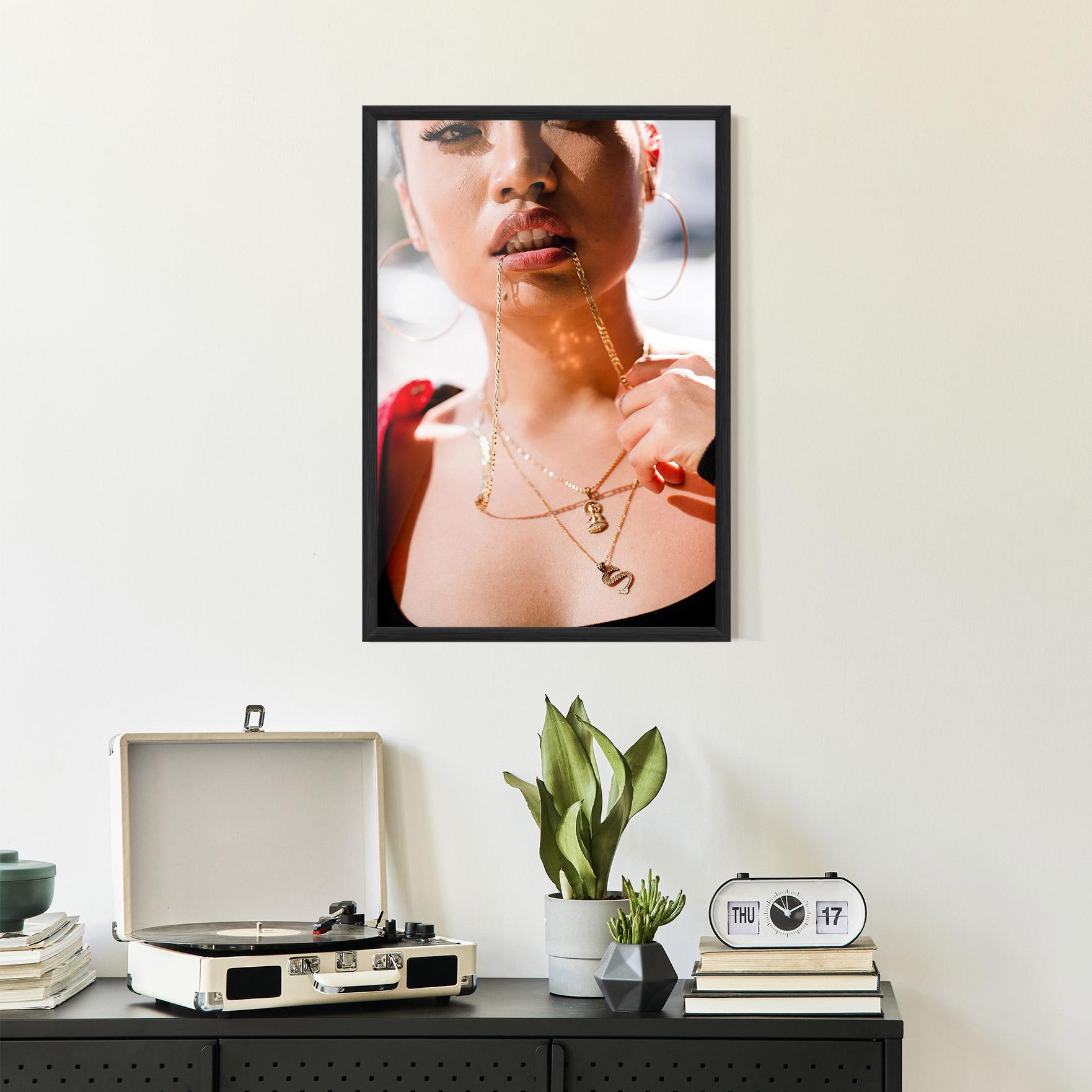 Poster Înrămat S Gold Necklace mockup 2