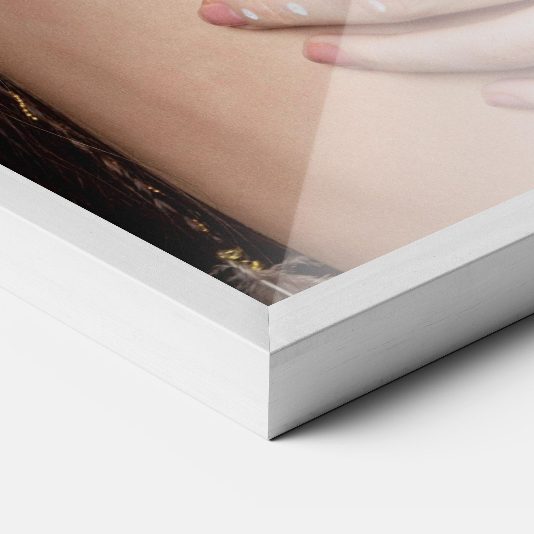 Poster Înrămat Gold Triangle Earring mockup 3