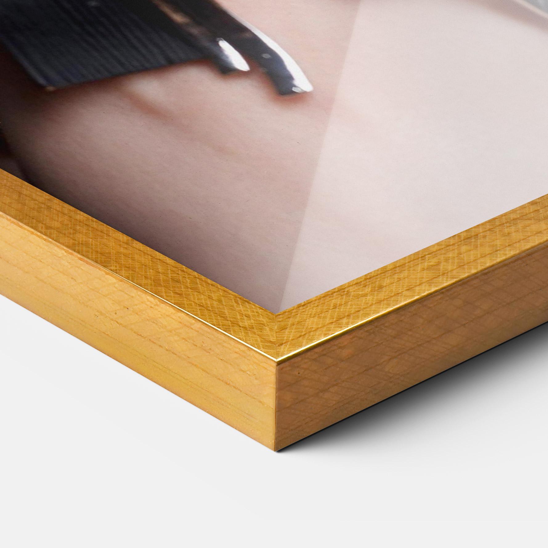 Poster Înrămat Big Chain Woman mockup 3