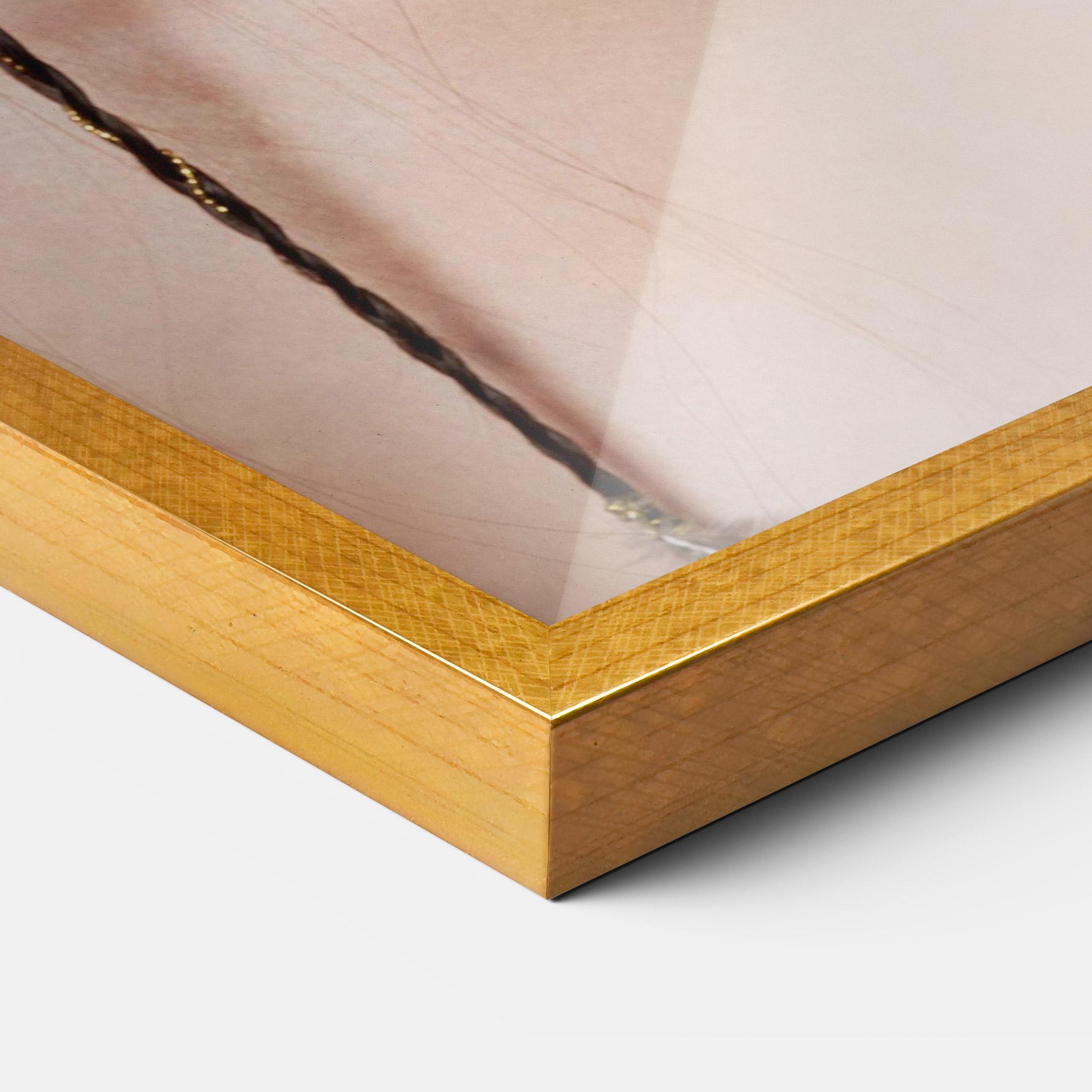 Poster Înrămat Gold Hand Accessory mockup 3