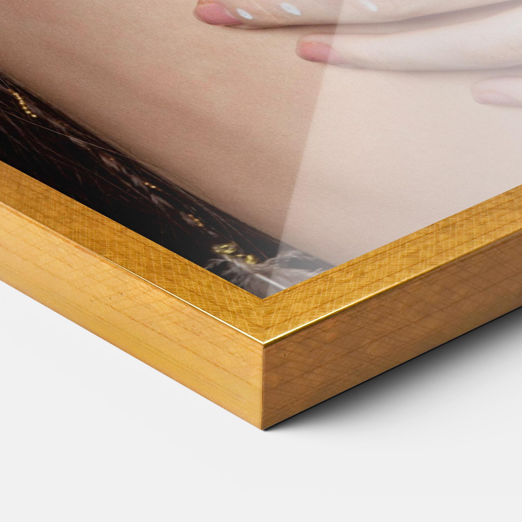 Poster Înrămat Gold Triangle Earring mockup 3