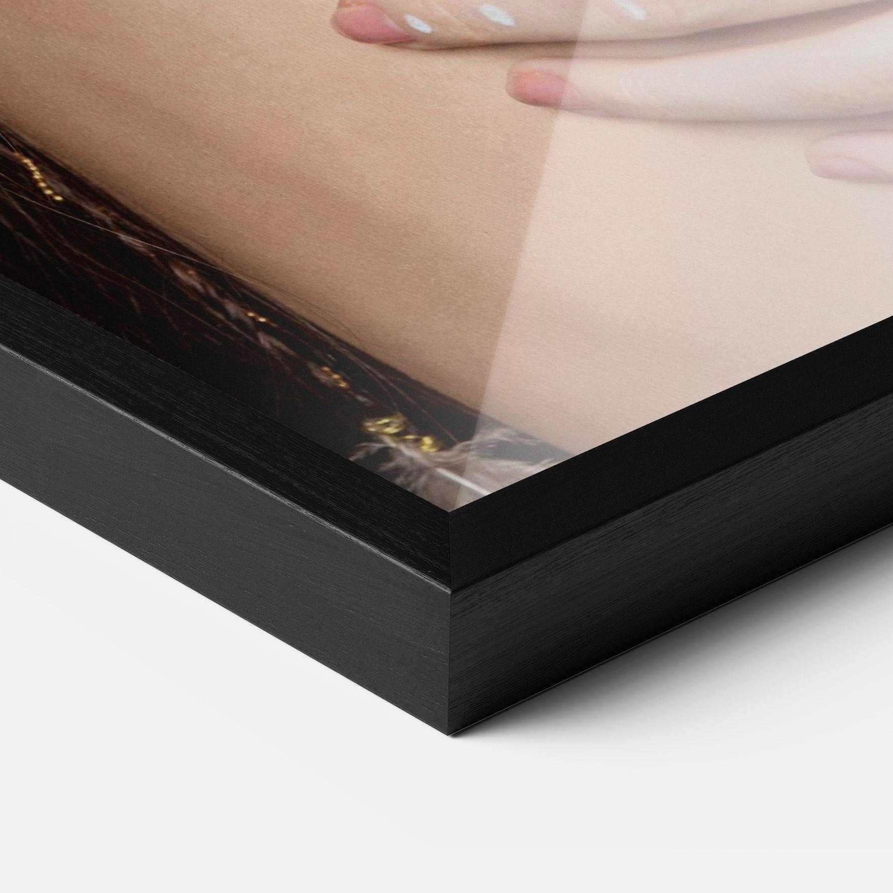 Poster Înrămat Gold Triangle Earring mockup 3