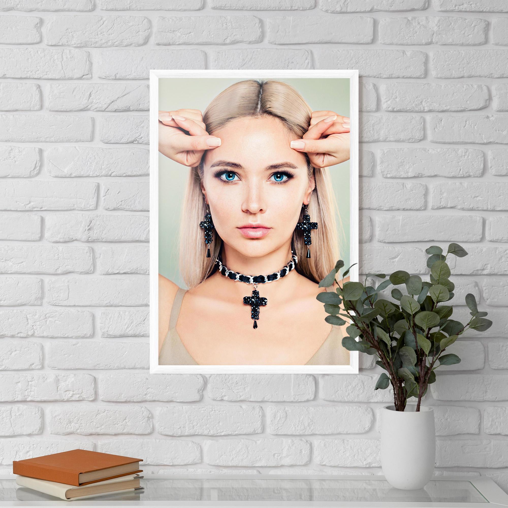 Poster Înrămat Matchy Earrings Necklaces mockup 5