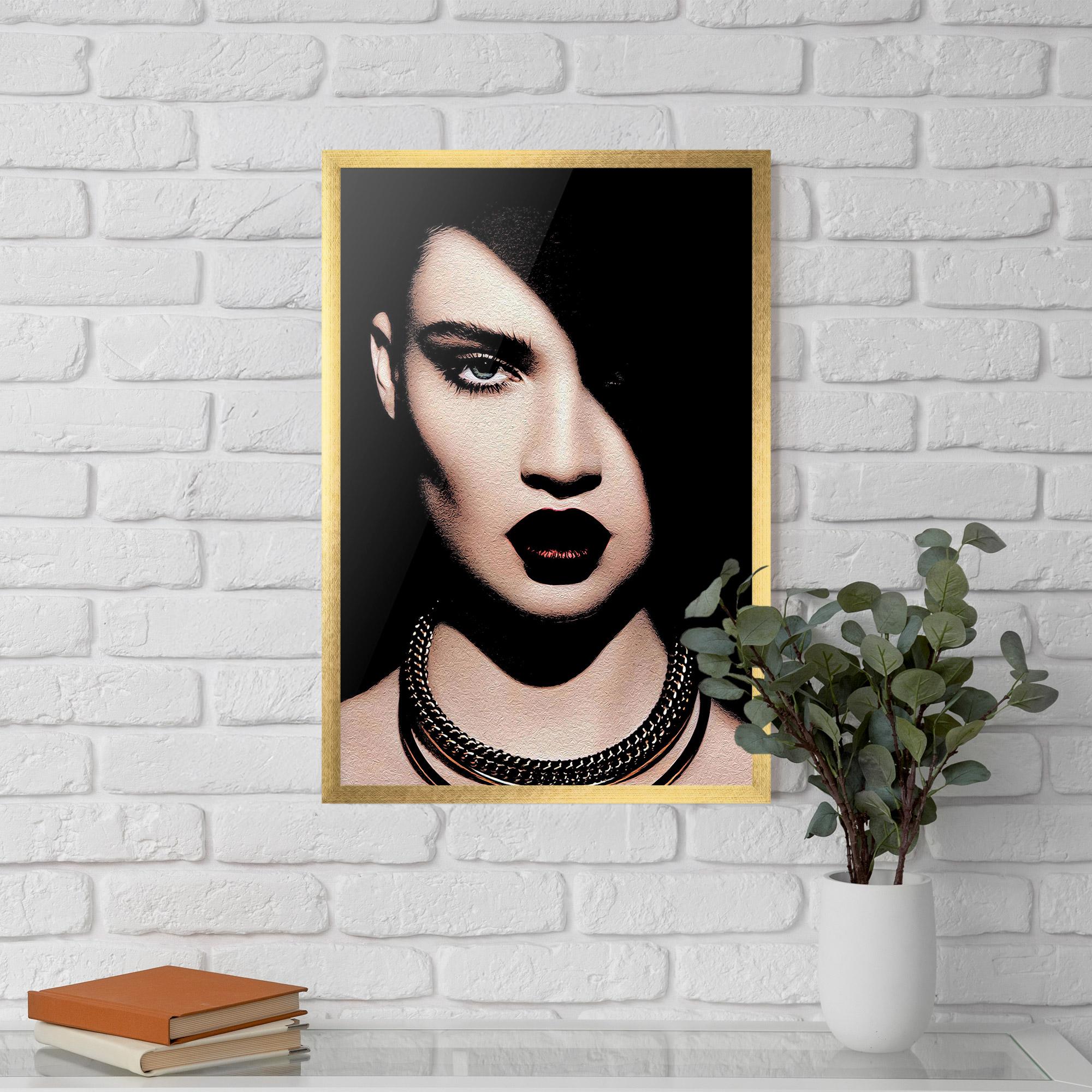 Poster Înrămat Gold Necklace mockup 5