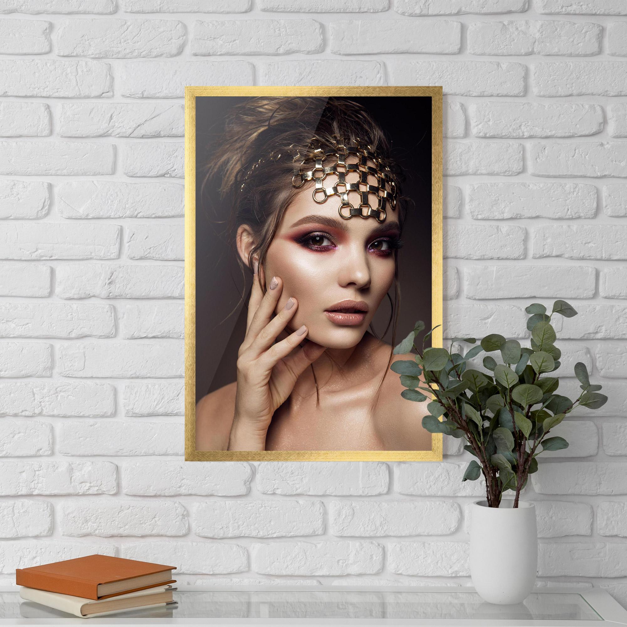 Poster Înrămat Head Accessory mockup 5
