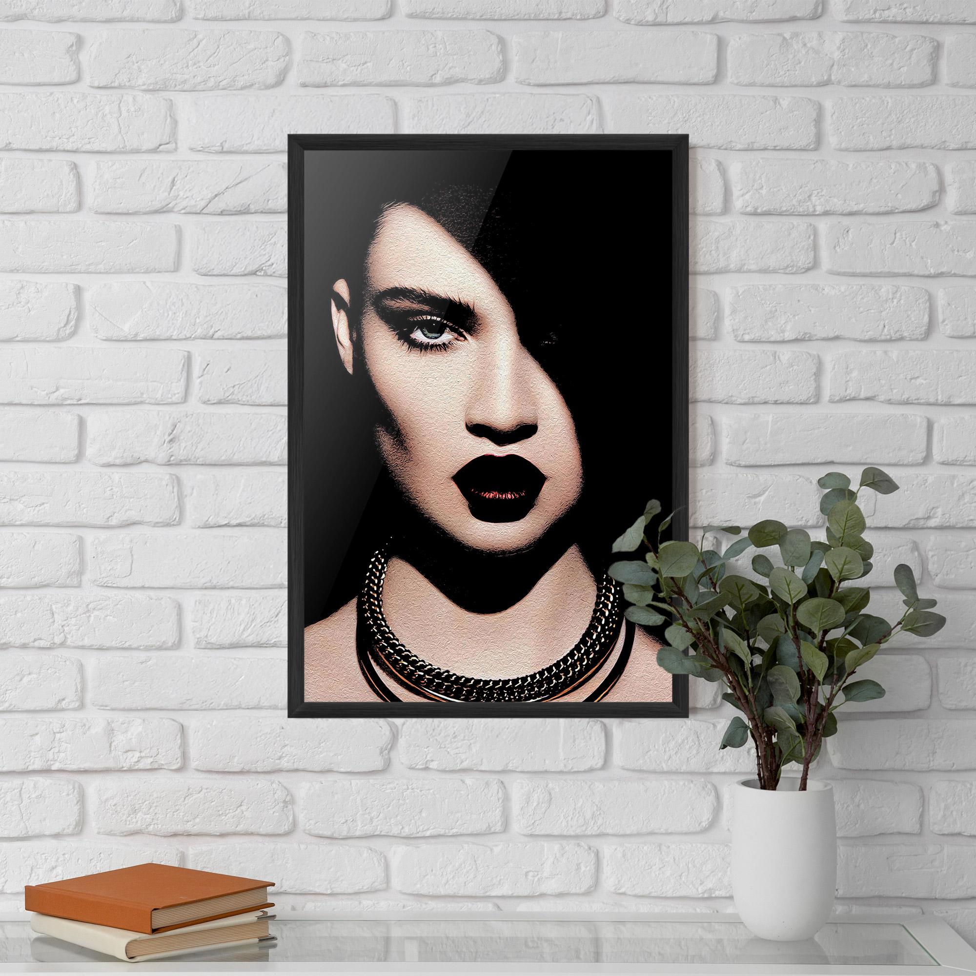 Poster Înrămat Gold Necklace mockup 5