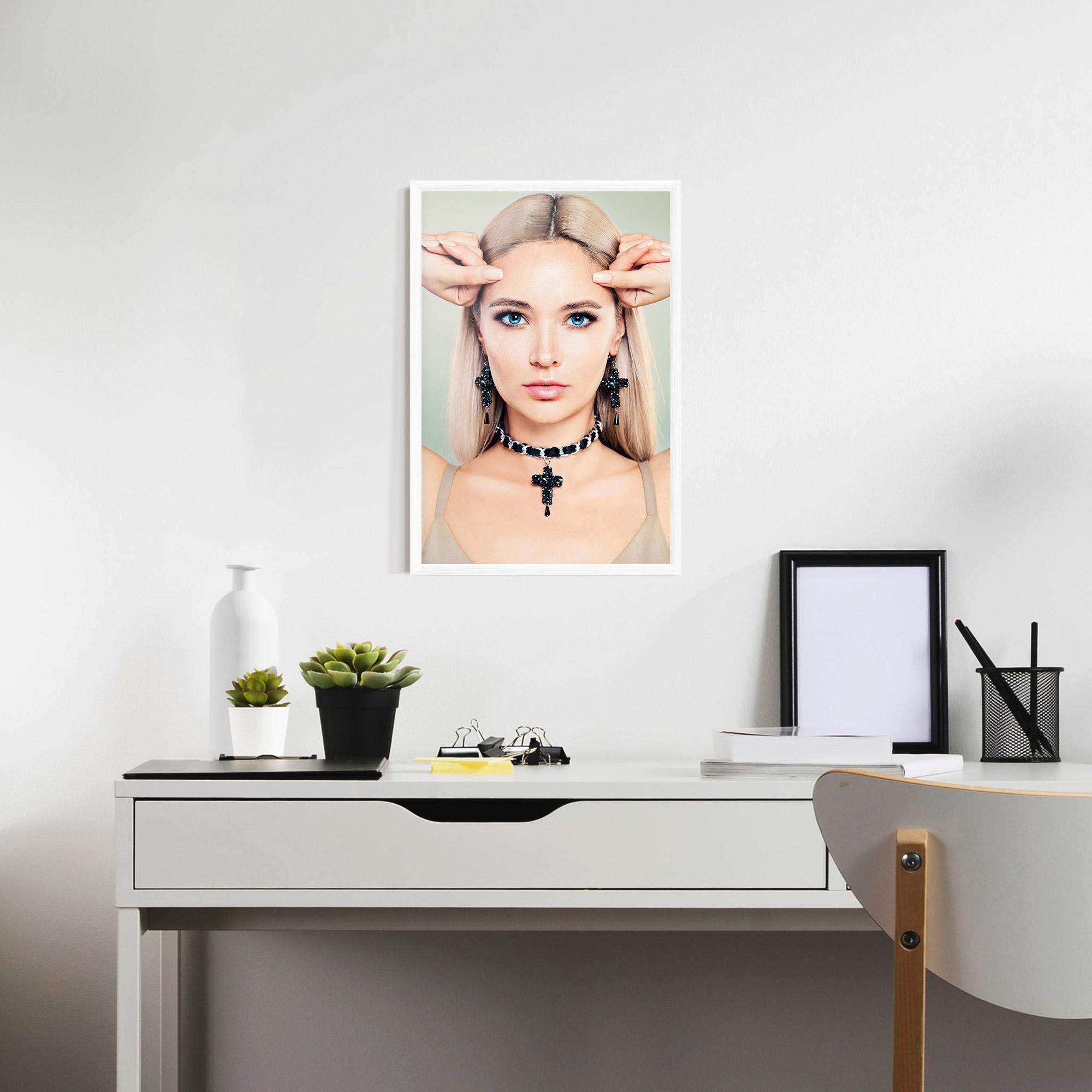 Poster Înrămat Matchy Earrings Necklaces mockup 7