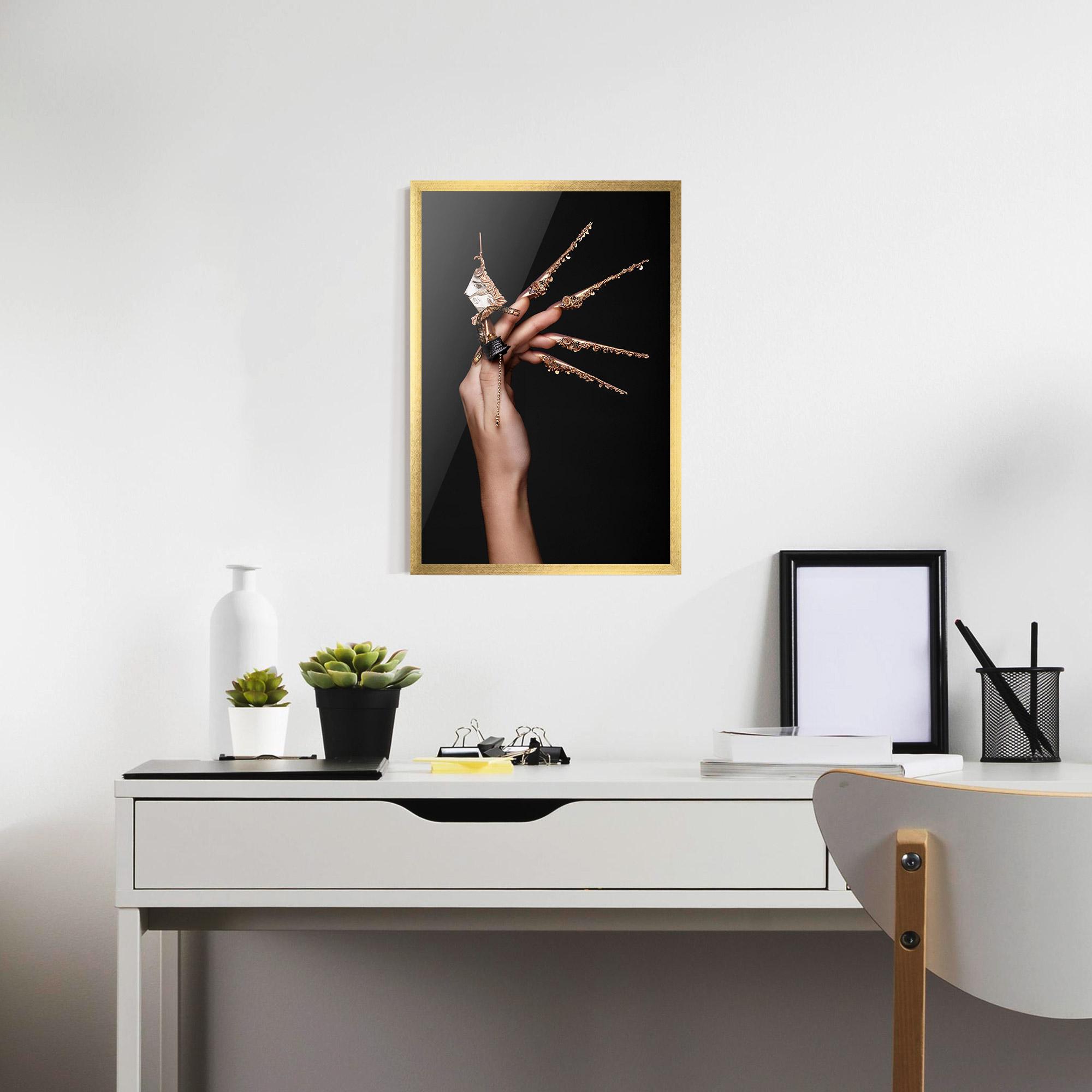 Poster Înrămat Creative Design Nails mockup 7