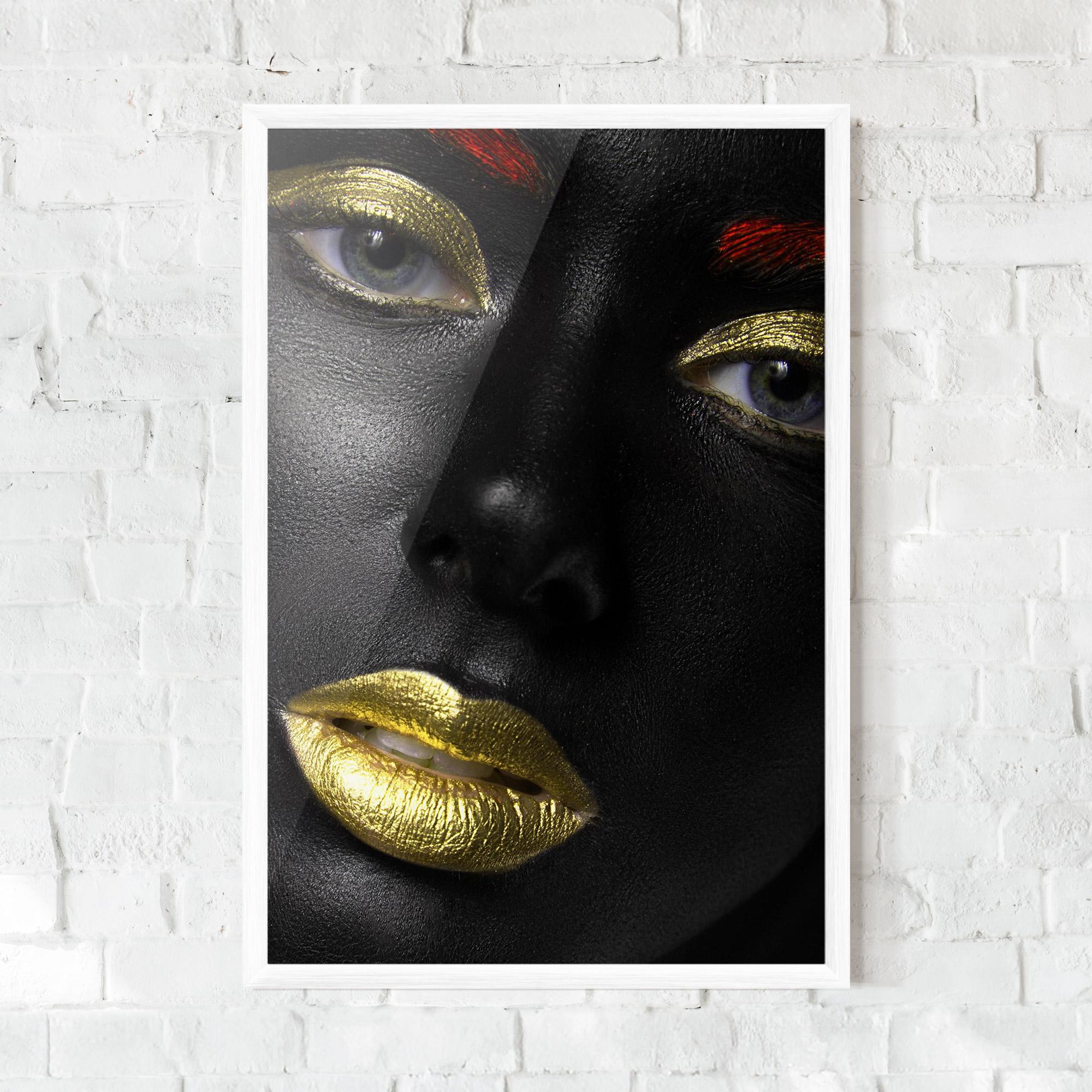 Poster Înrămat Gold Make Up And Lips mockup 0