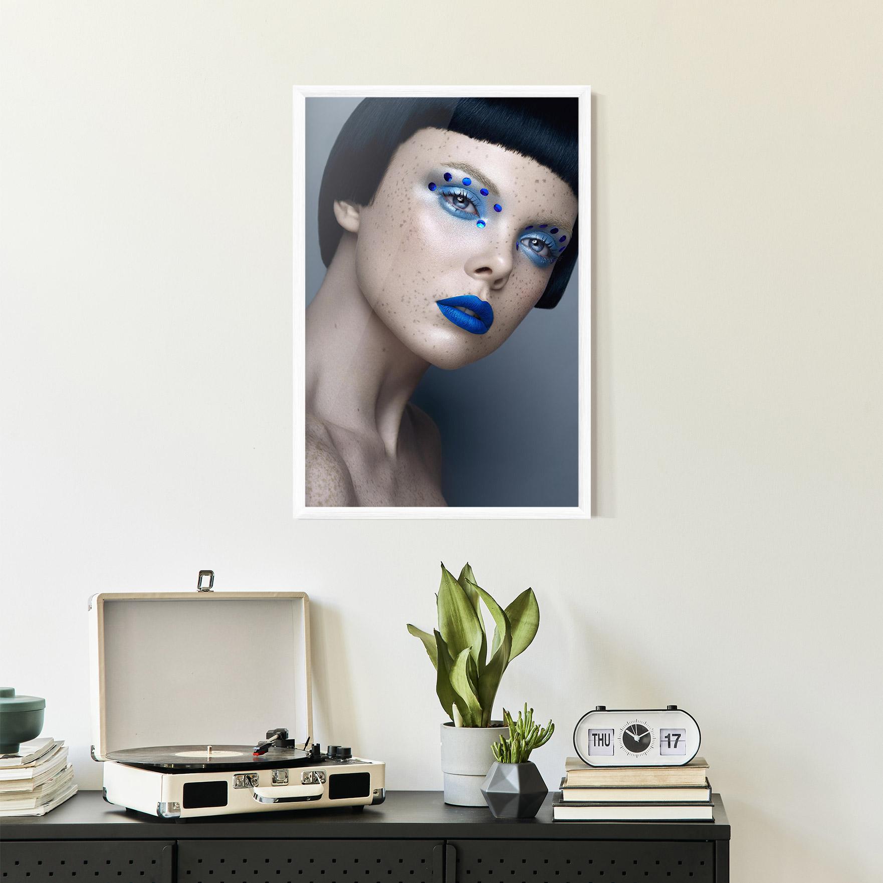 Poster Înrămat Pretty Blue Makeup mockup 2