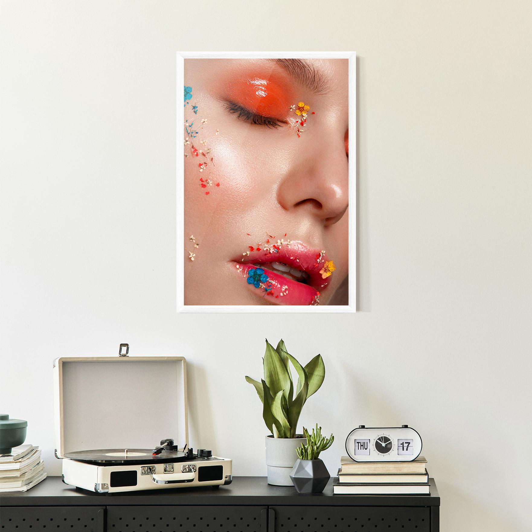 Poster Înrămat Pretty Orange Make Up mockup 2
