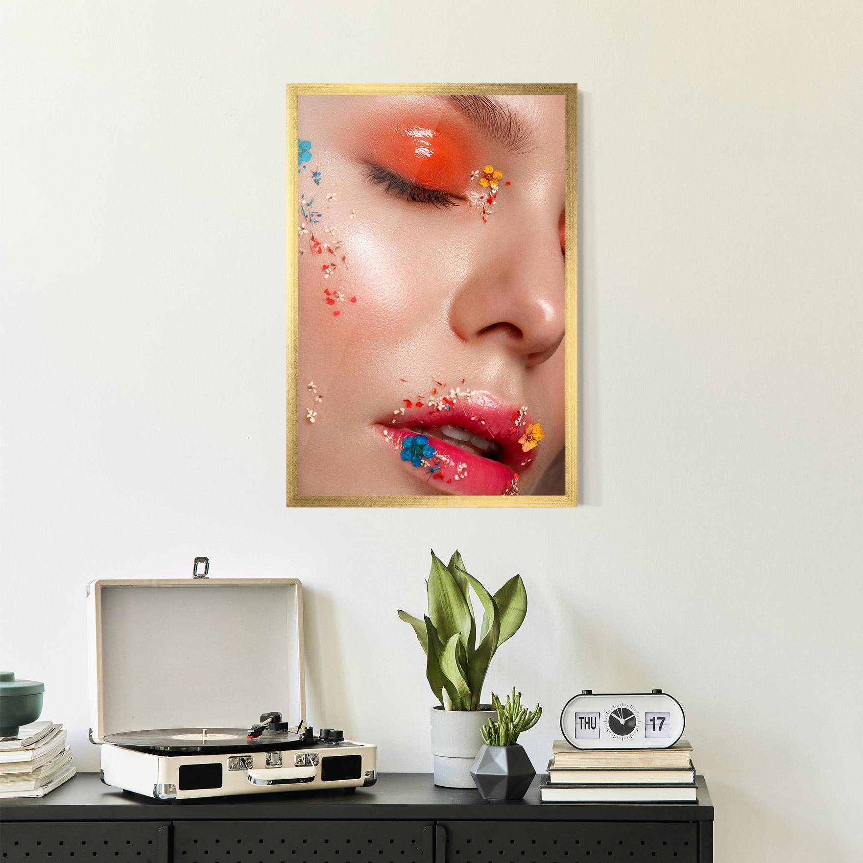 Poster Înrămat Pretty Orange Make Up mockup 2