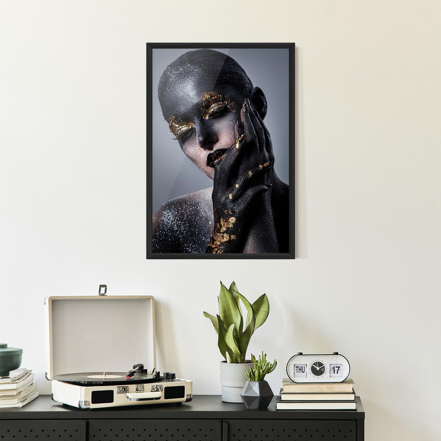 Poster Înrămat Black Artistic Makeup mockup 2