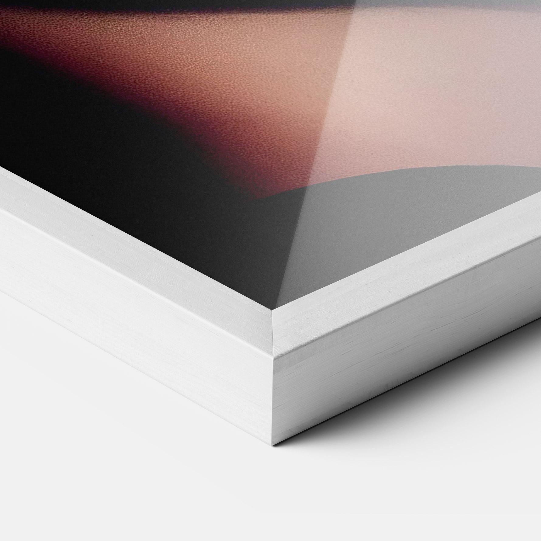 Poster Înrămat Strong Red Makeup mockup 3