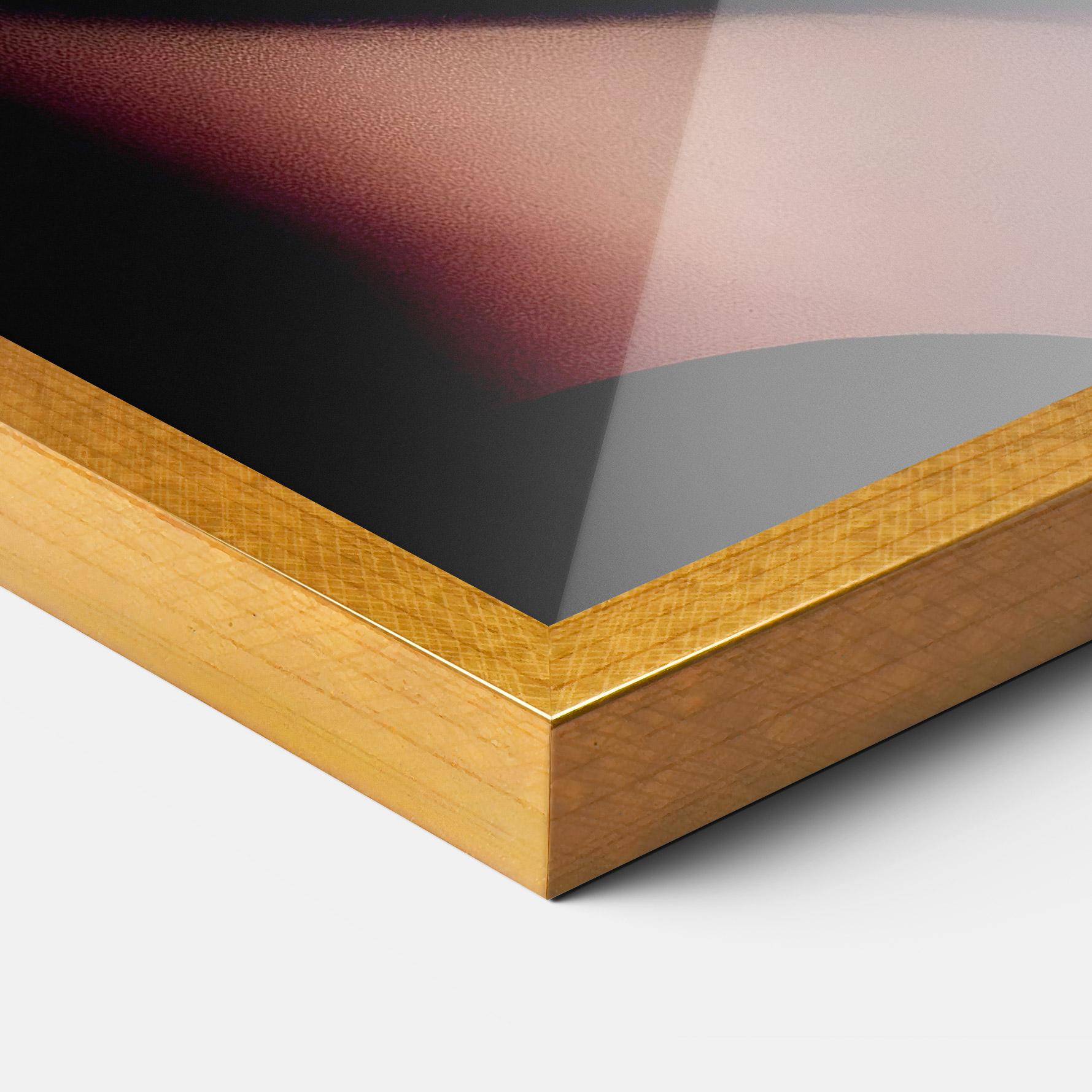 Poster Înrămat Strong Red Makeup mockup 3