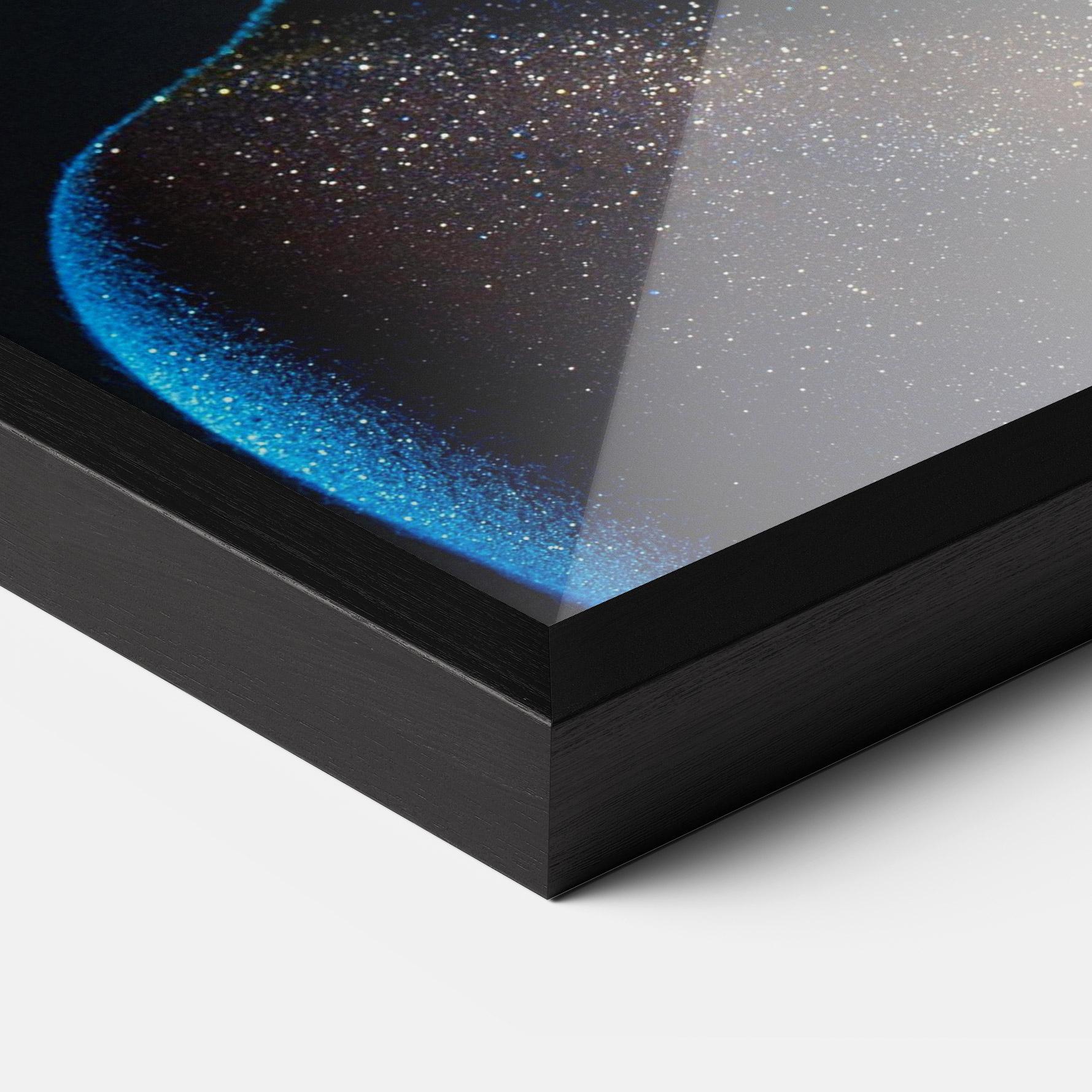 Poster Înrămat Blue Hair Hands mockup 3