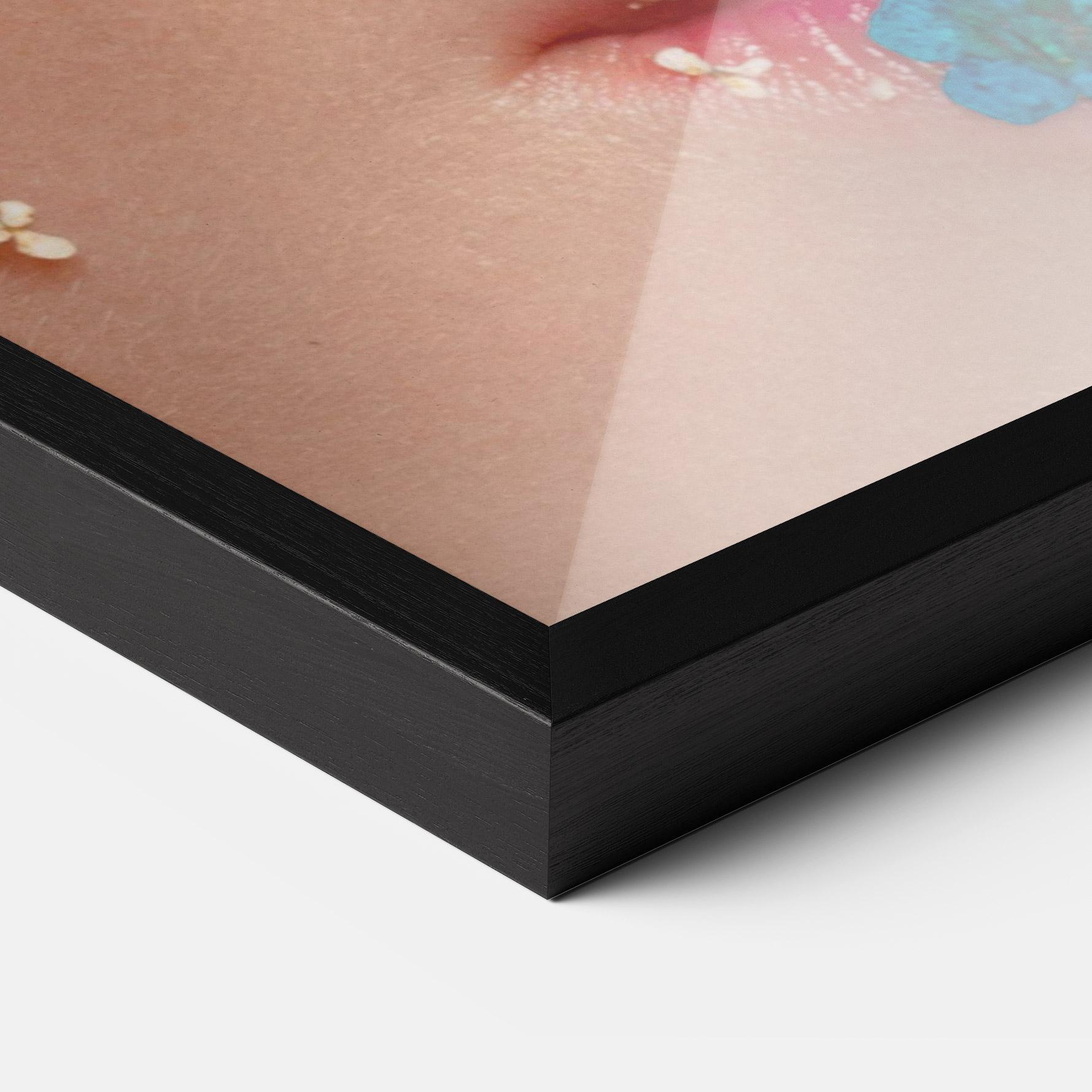 Poster Înrămat Pretty Orange Make Up mockup 3