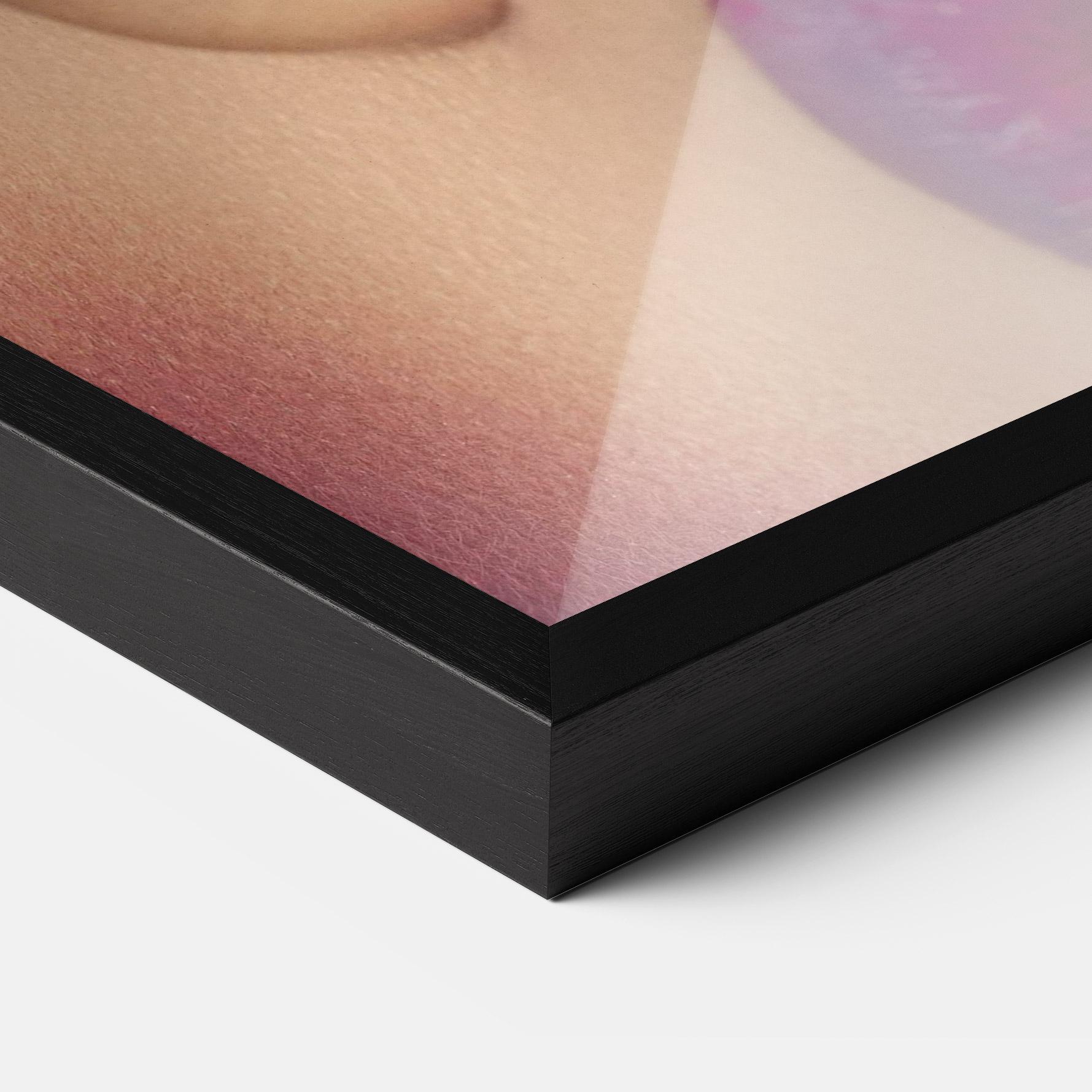 Poster Înrămat Pretty Pink Eyelashes mockup 3