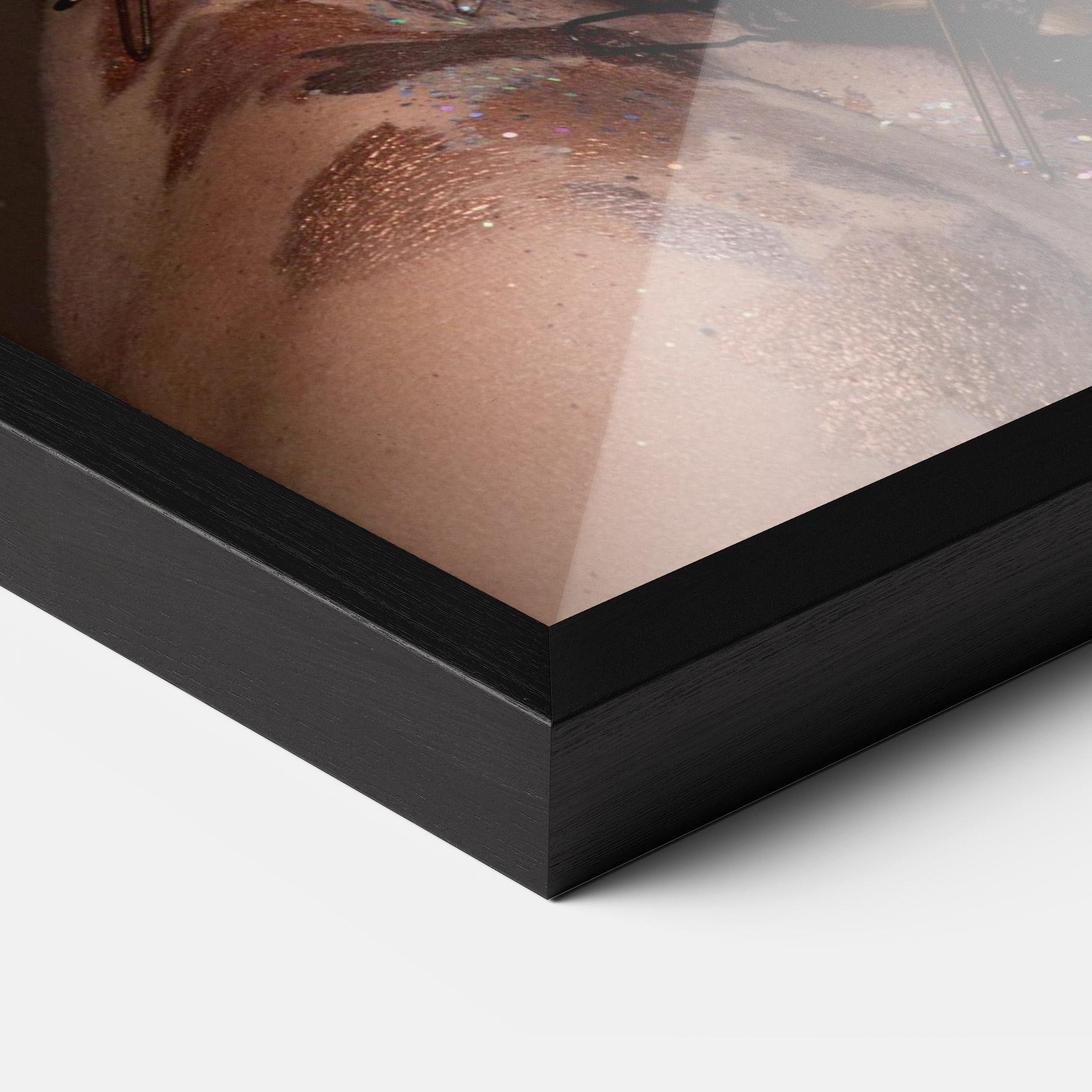 Poster Înrămat Purple Eyelashes mockup 3