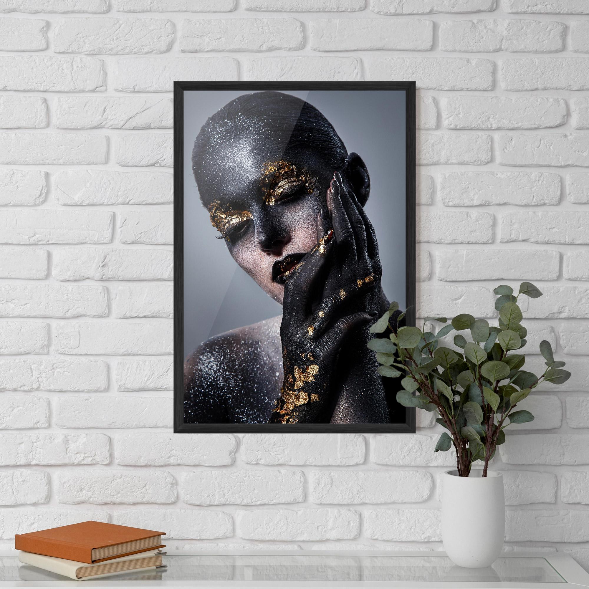 Poster Înrămat Black Artistic Makeup mockup 5