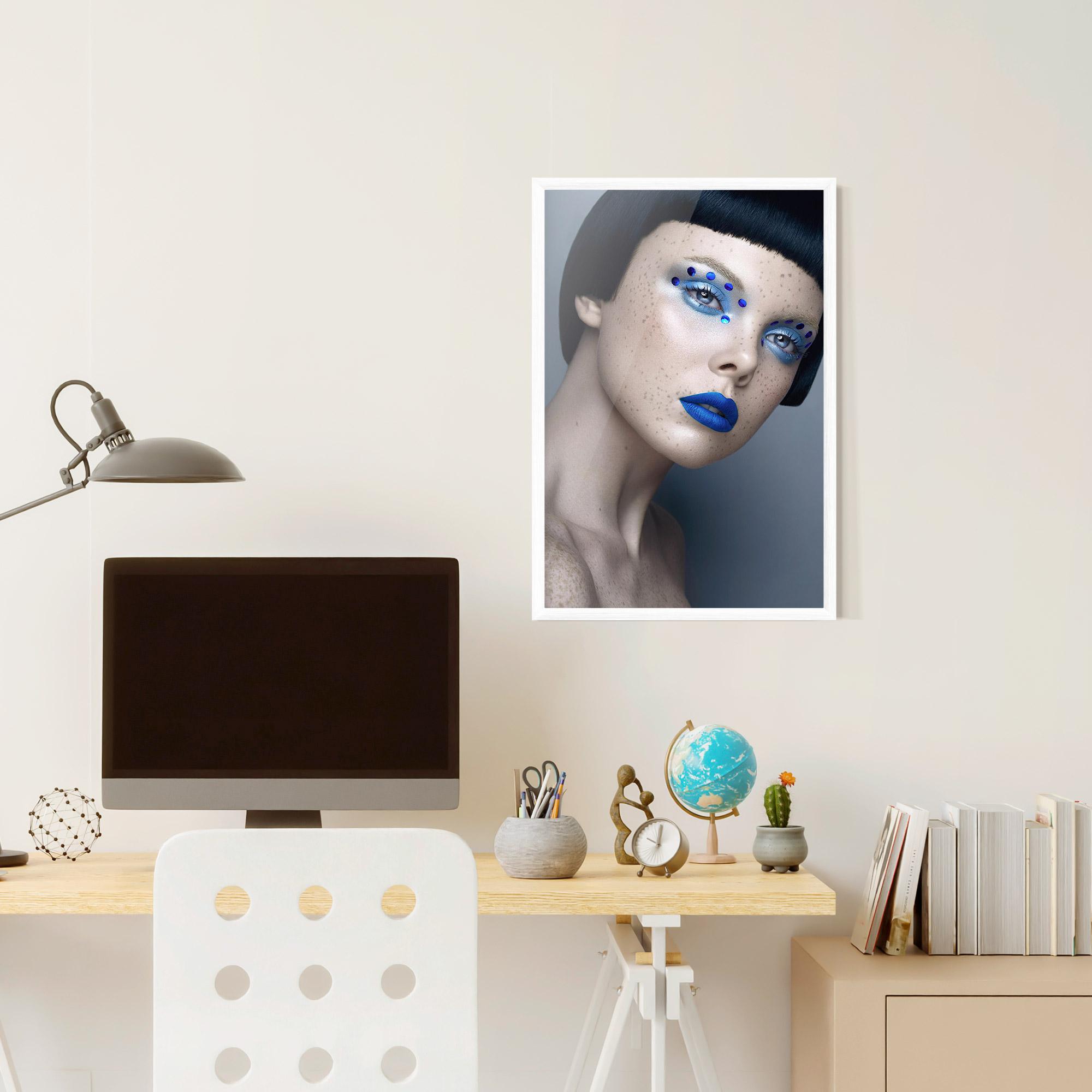 Poster Înrămat Pretty Blue Makeup mockup 6
