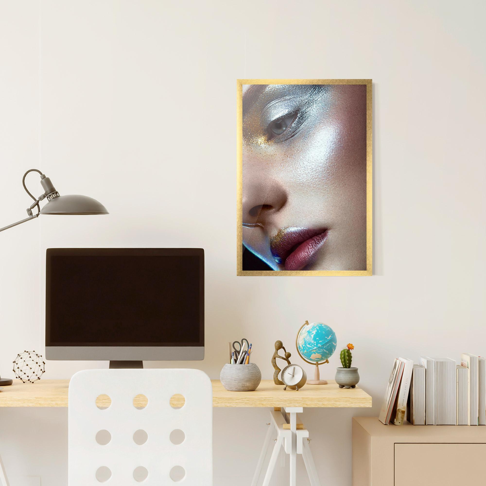 Poster Înrămat Golden Silver Makeup mockup 6