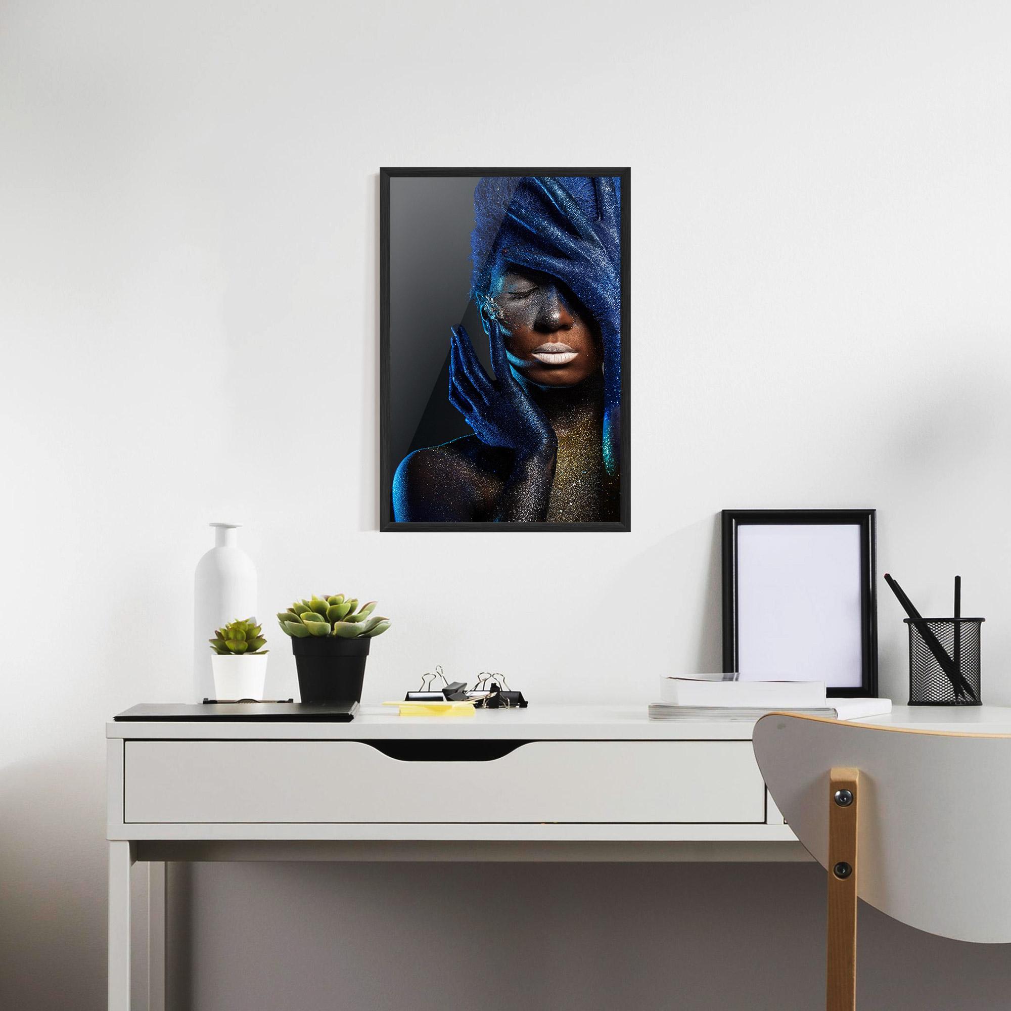 Poster Înrămat Blue Hair Hands mockup 7