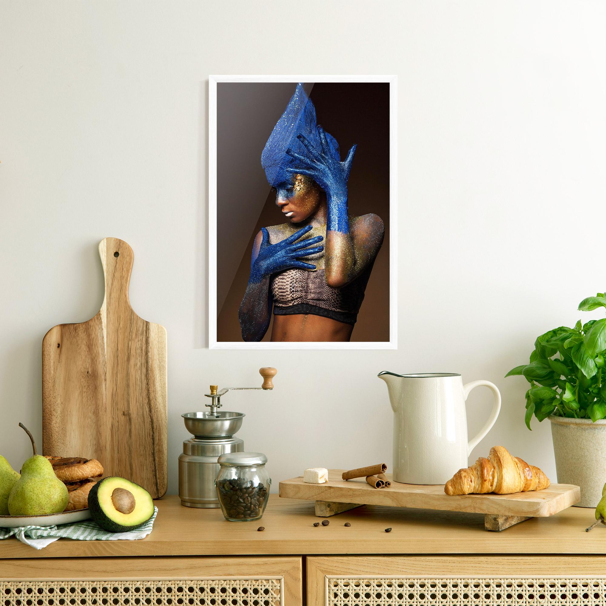 Poster Înrămat Blue Hands Makeup mockup 8