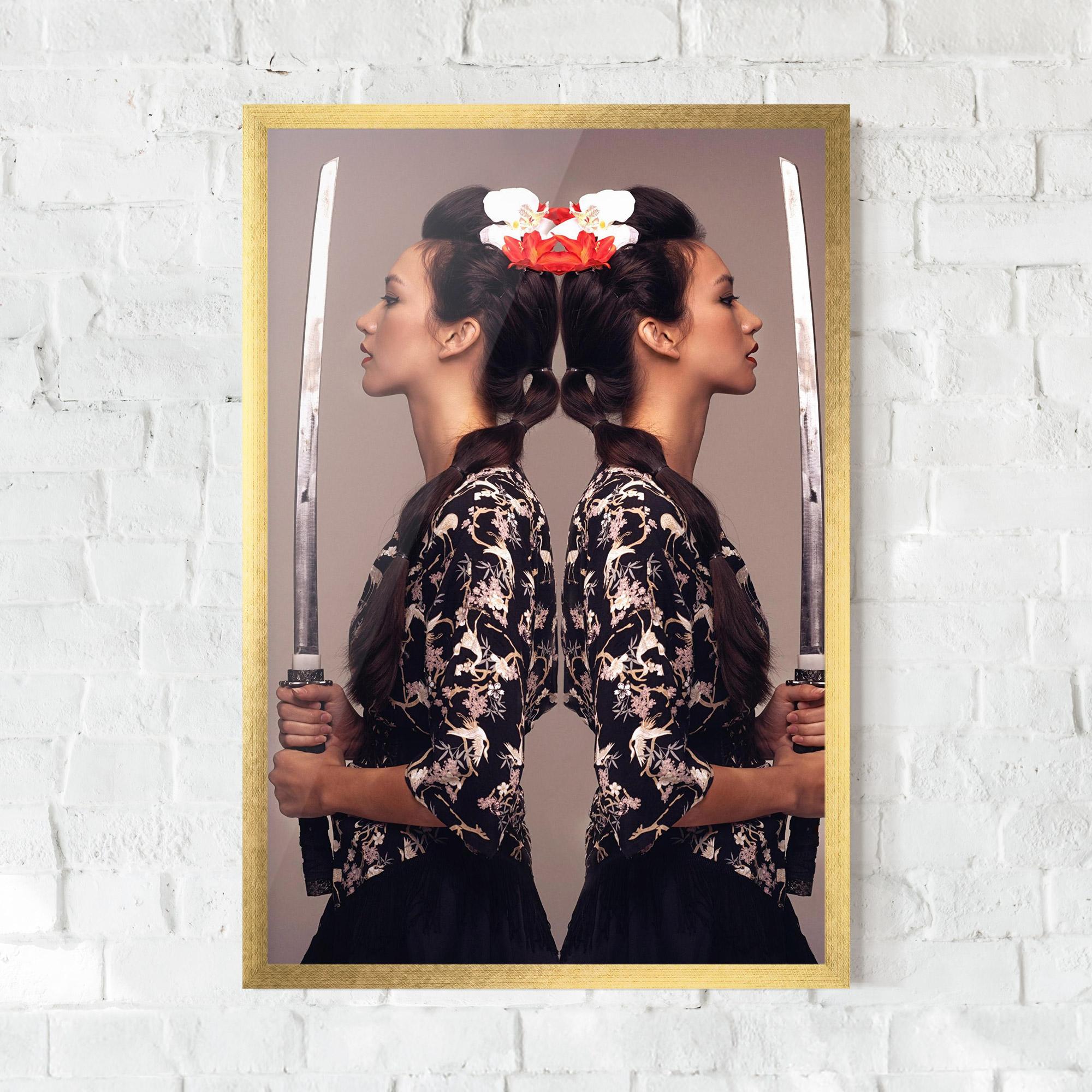 Poster Înrămat Warrior Mirrored Woman mockup 0