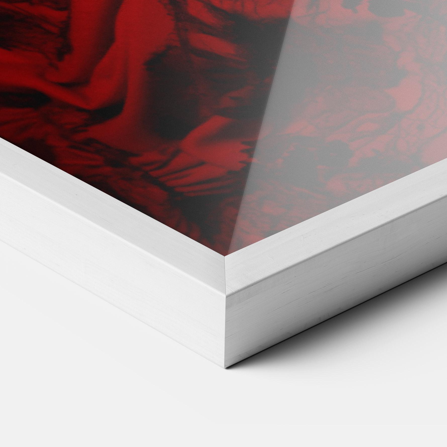 Poster Înrămat Posing With Roses mockup 3