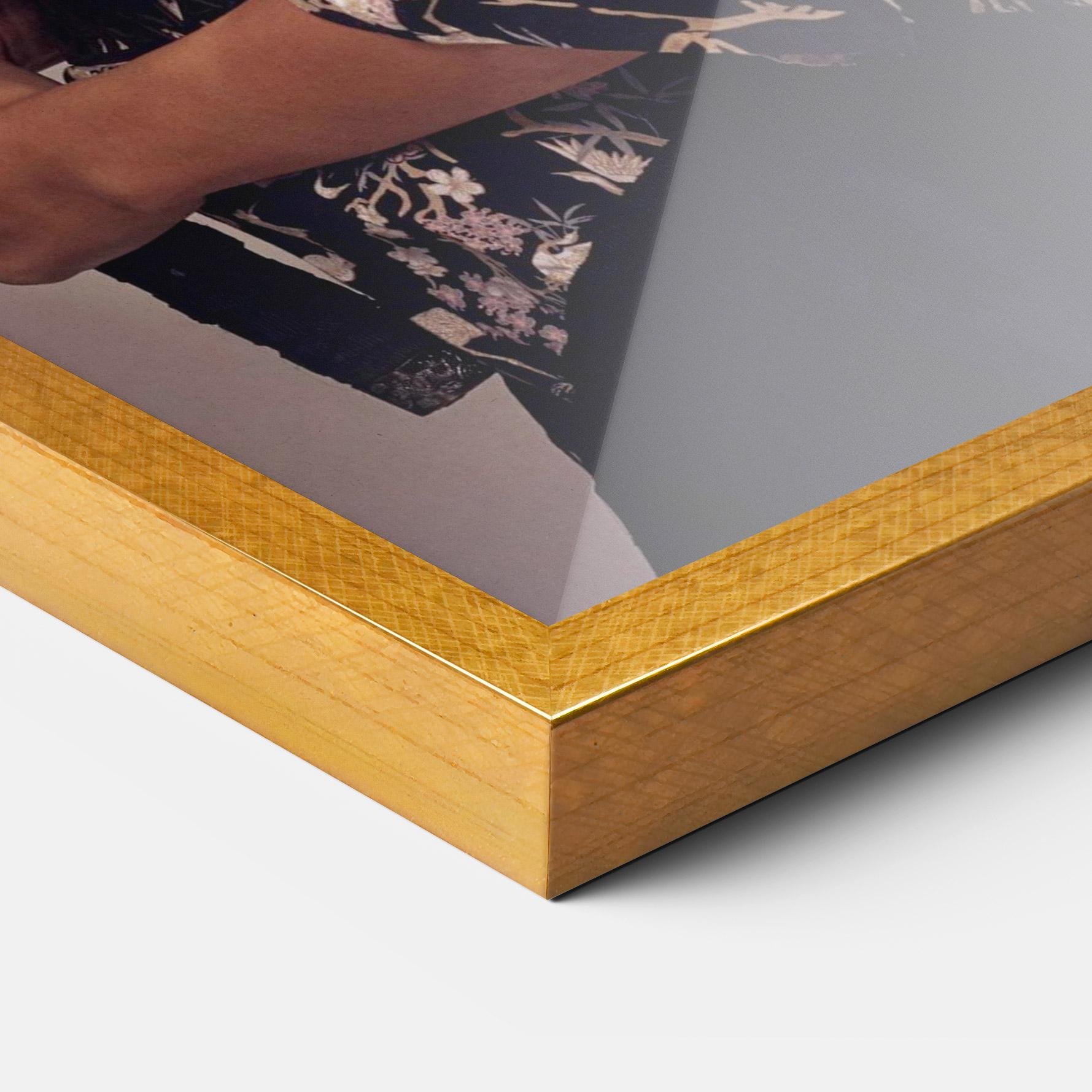 Poster Înrămat Warrior Mirrored Woman mockup 3