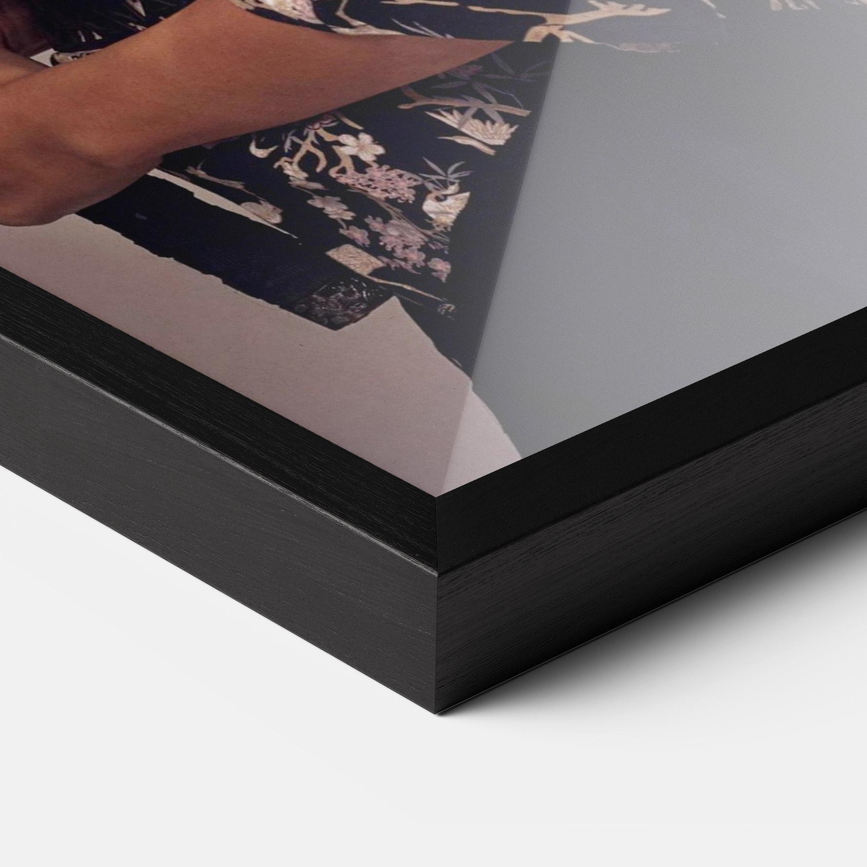 Poster Înrămat Warrior Mirrored Woman mockup 3