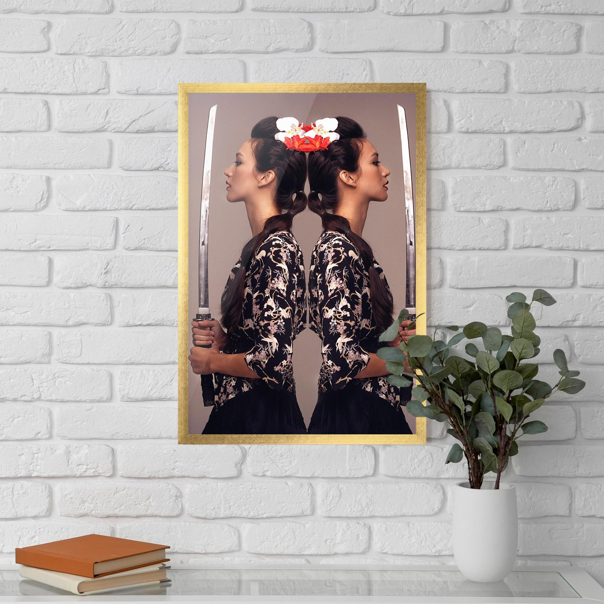 Poster Înrămat Warrior Mirrored Woman mockup 5