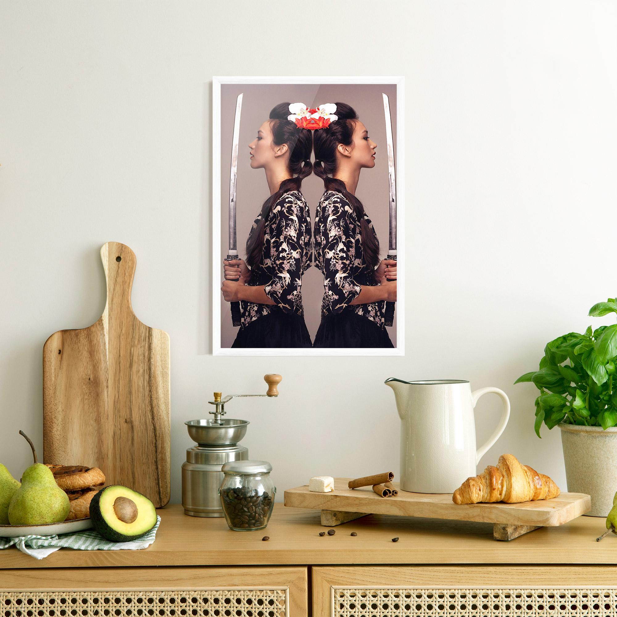 Poster Înrămat Warrior Mirrored Woman mockup 8