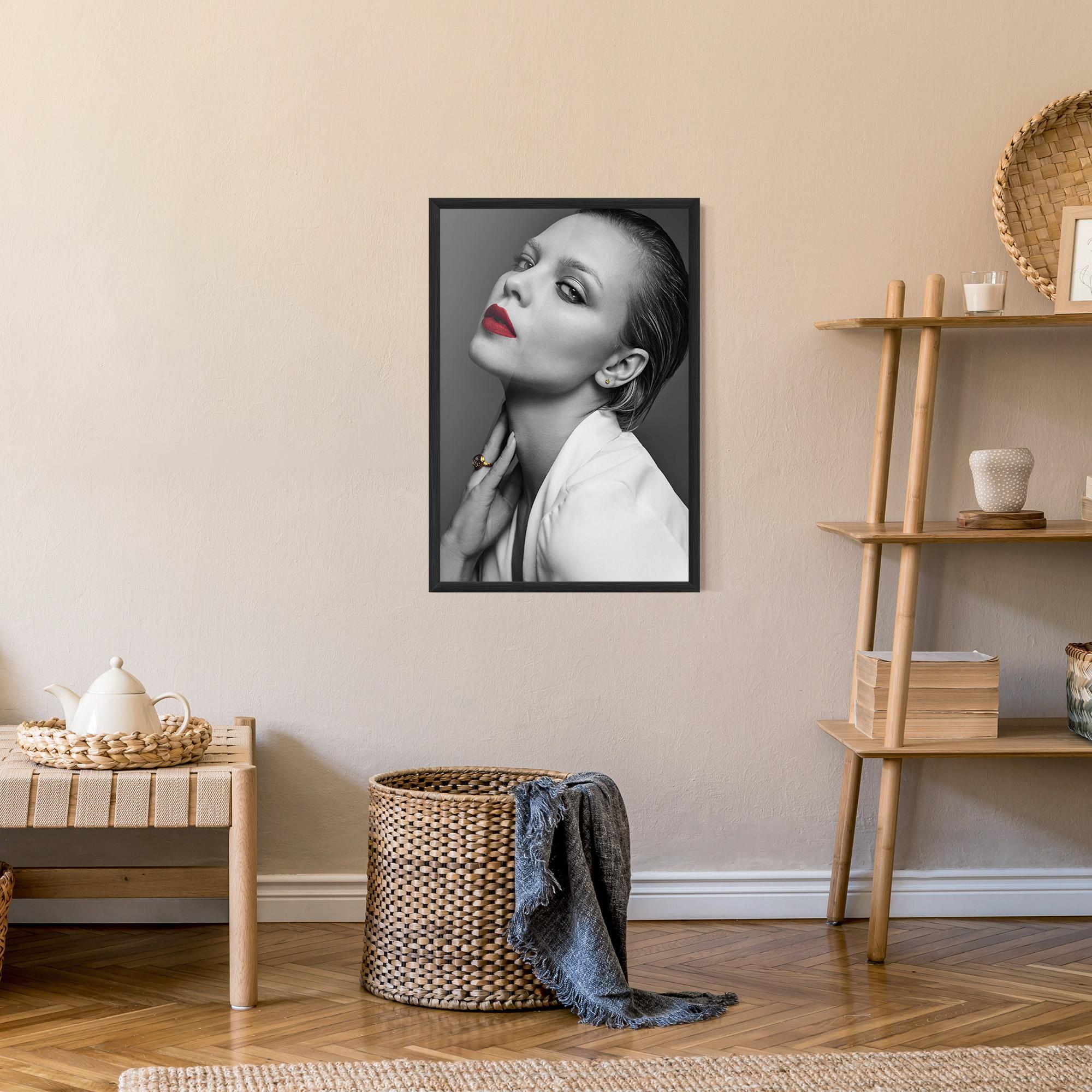 Poster Înrămat Red Lips White Jacket mockup 9