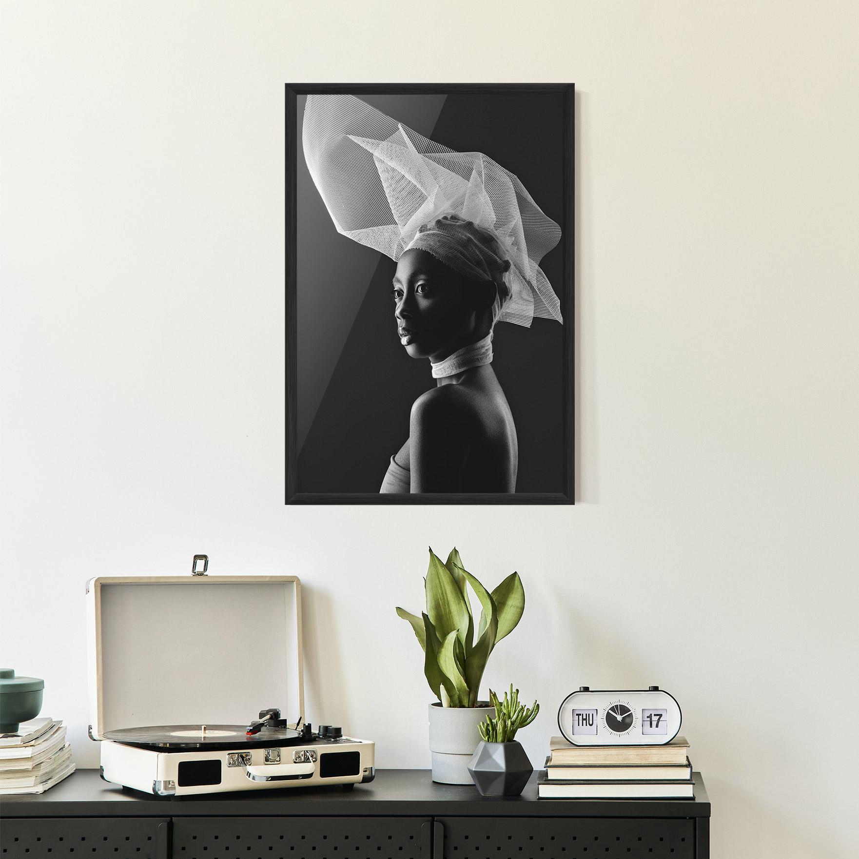 Poster Înrămat Veil Hat Woman mockup 2