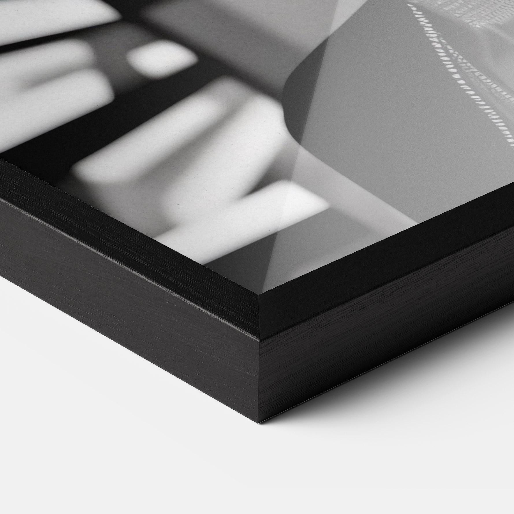 Poster Înrămat Big Black Hat mockup 3