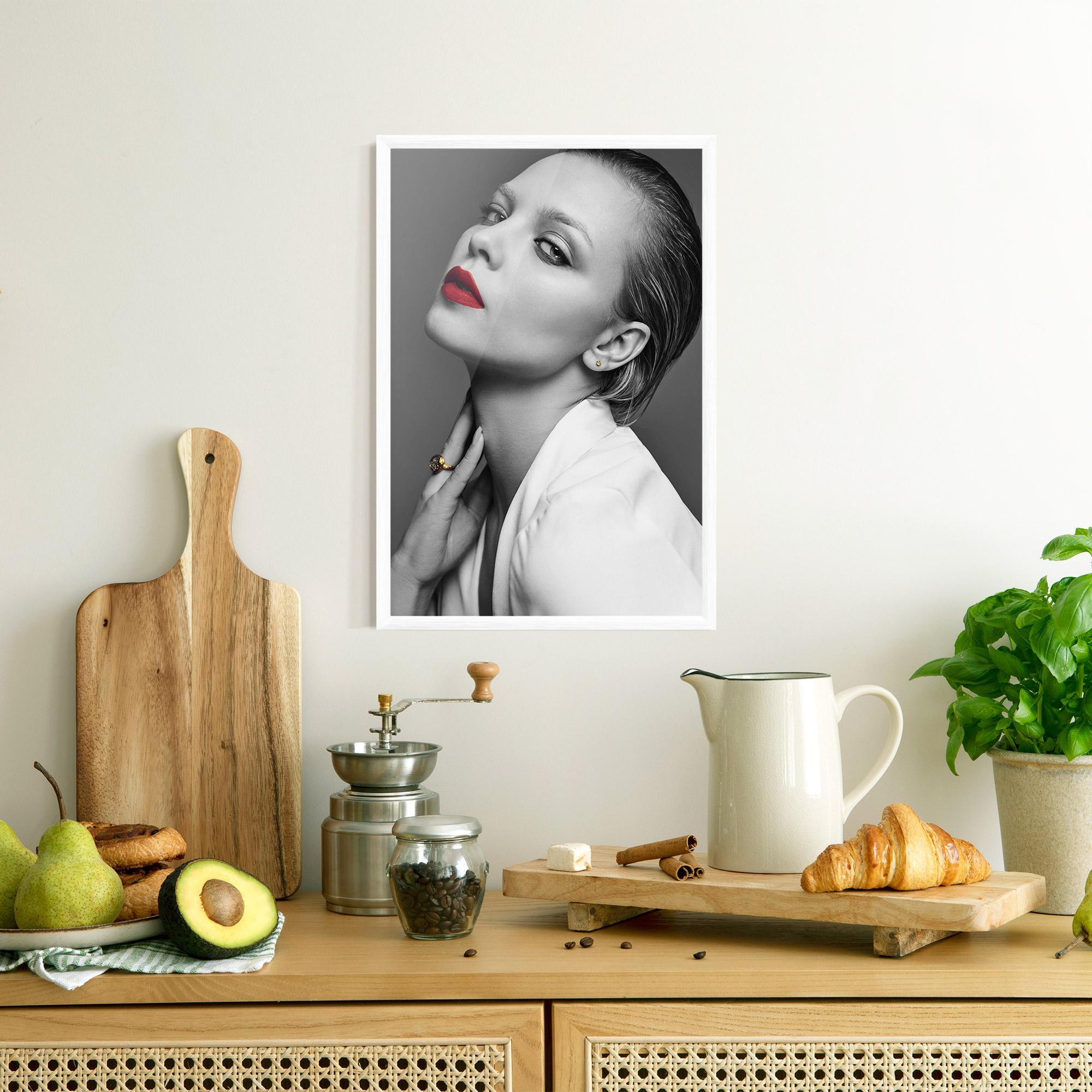 Poster Înrămat Red Lips White Jacket mockup 8
