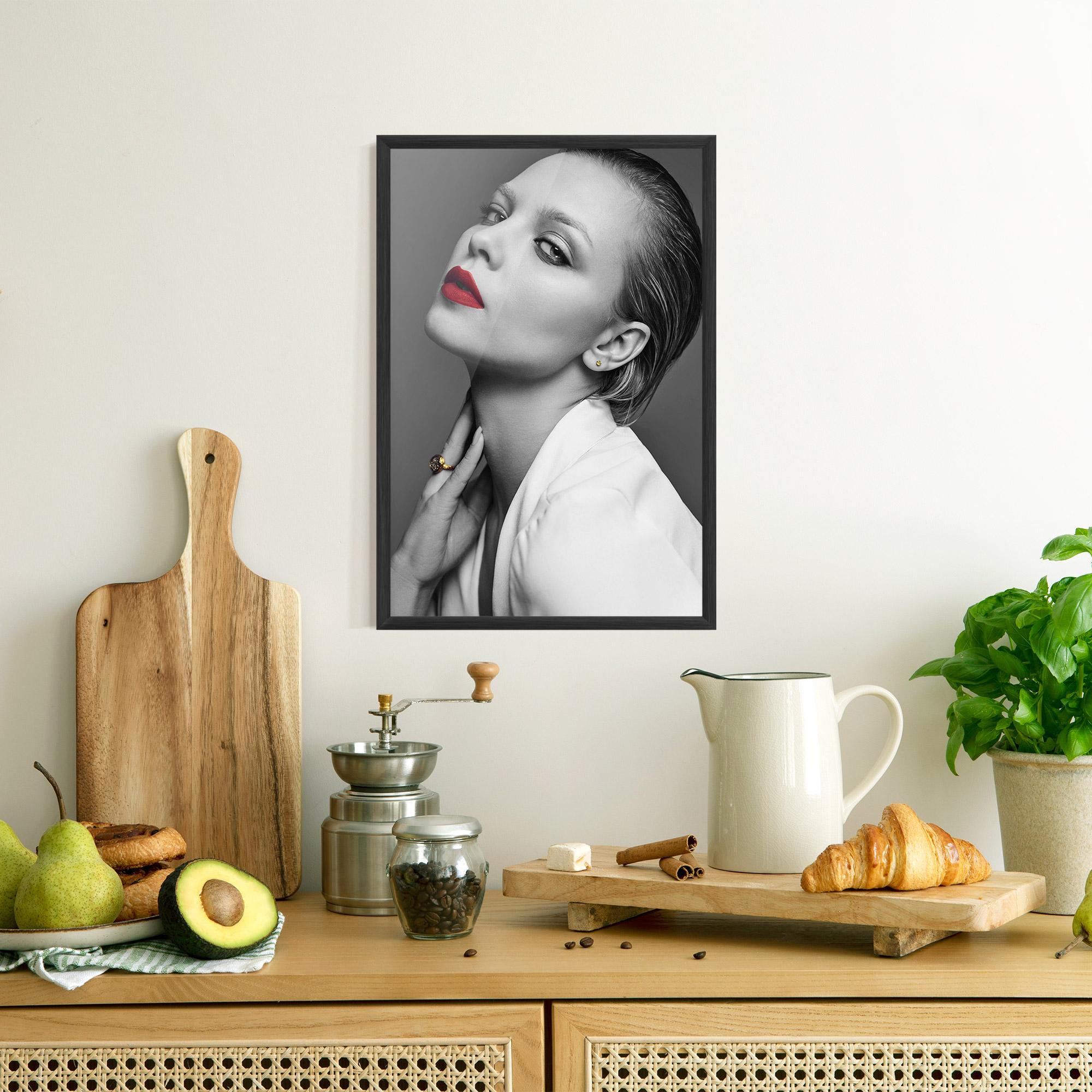 Poster Înrămat Red Lips White Jacket mockup 8