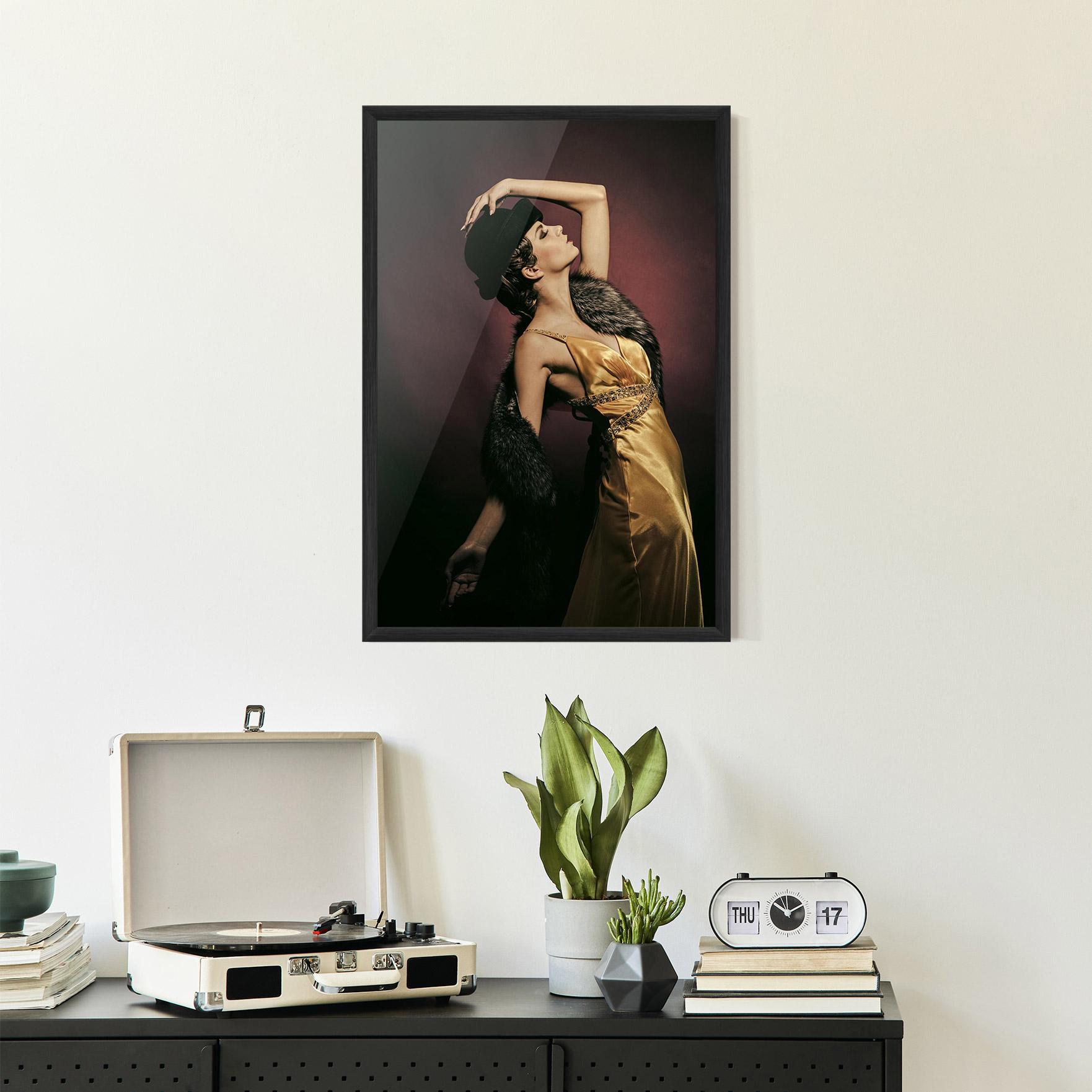 Poster Înrămat Dancing Vintage Clothes mockup 2