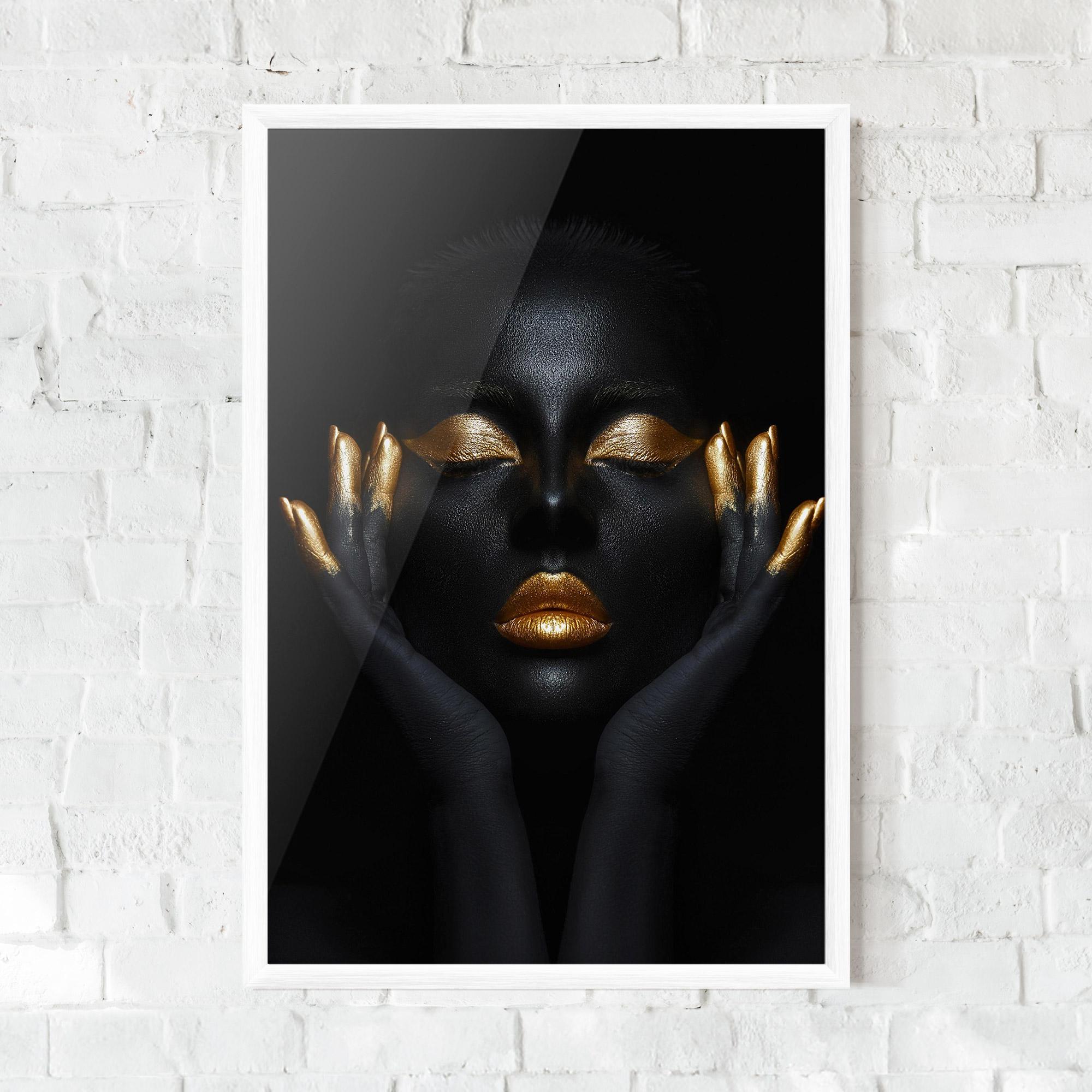 Poster Înrămat Fingertips Gold Makeup mockup 0