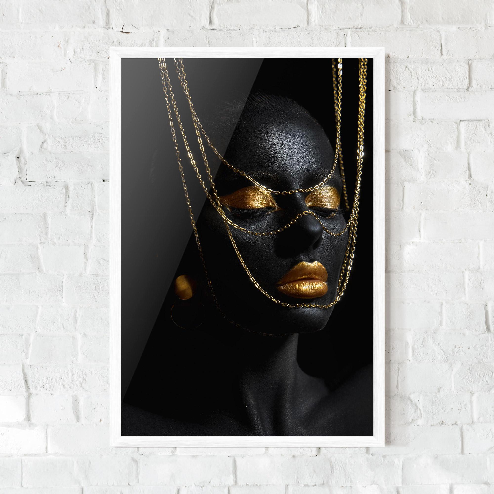 Poster Înrămat Gold Chain Girl mockup 0