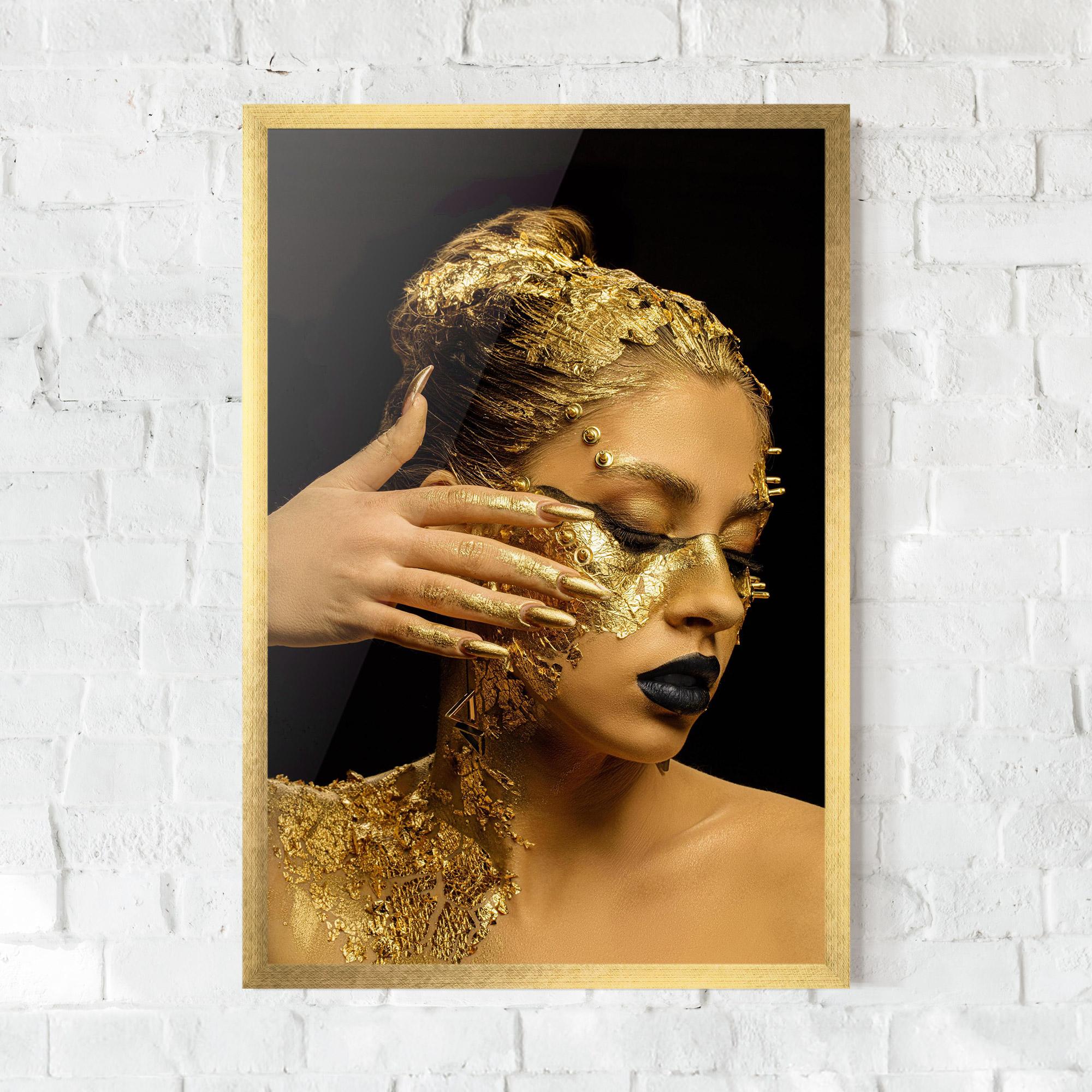 Poster Înrămat Festive Golden Makeup mockup 0