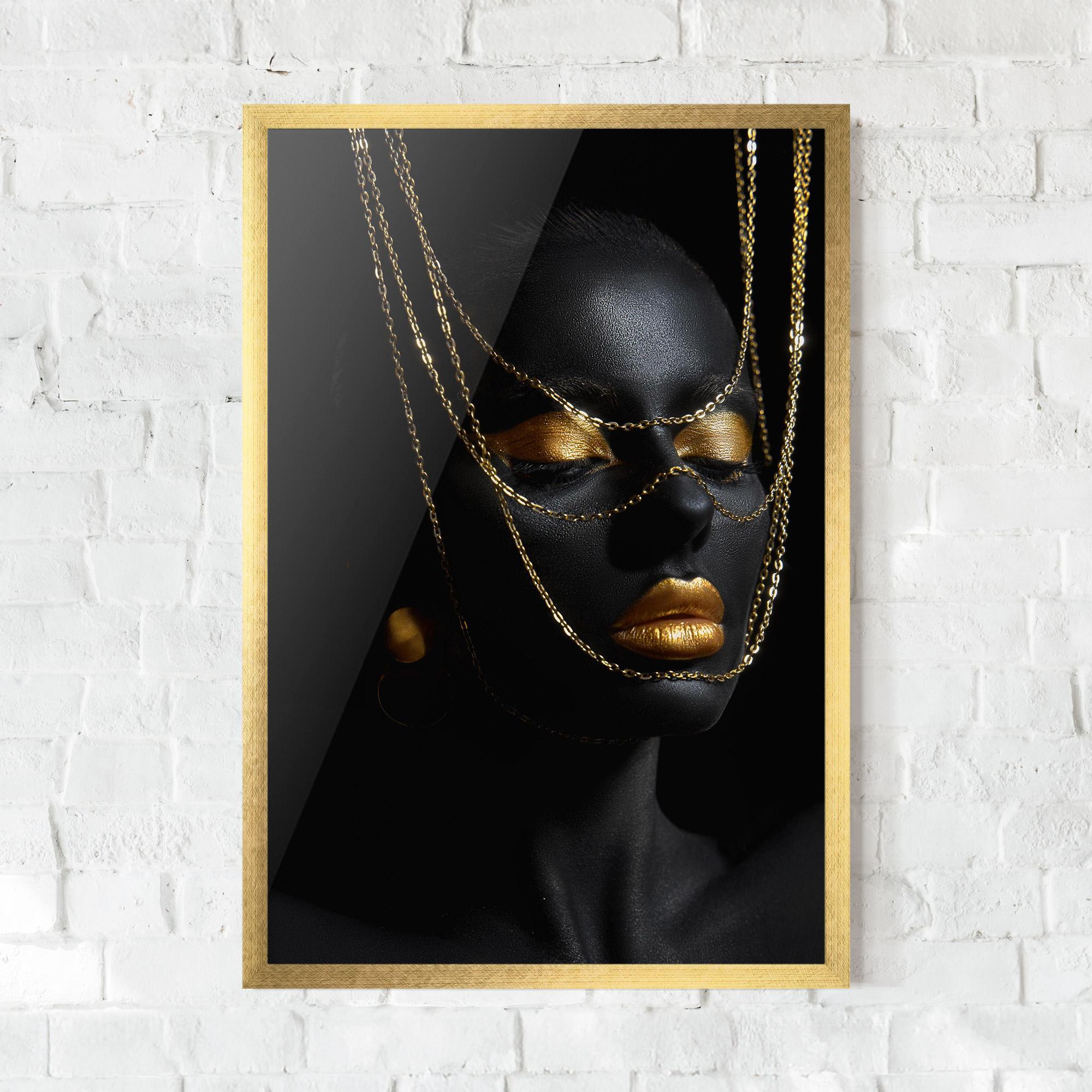 Poster Înrămat Gold Chain Girl mockup 0