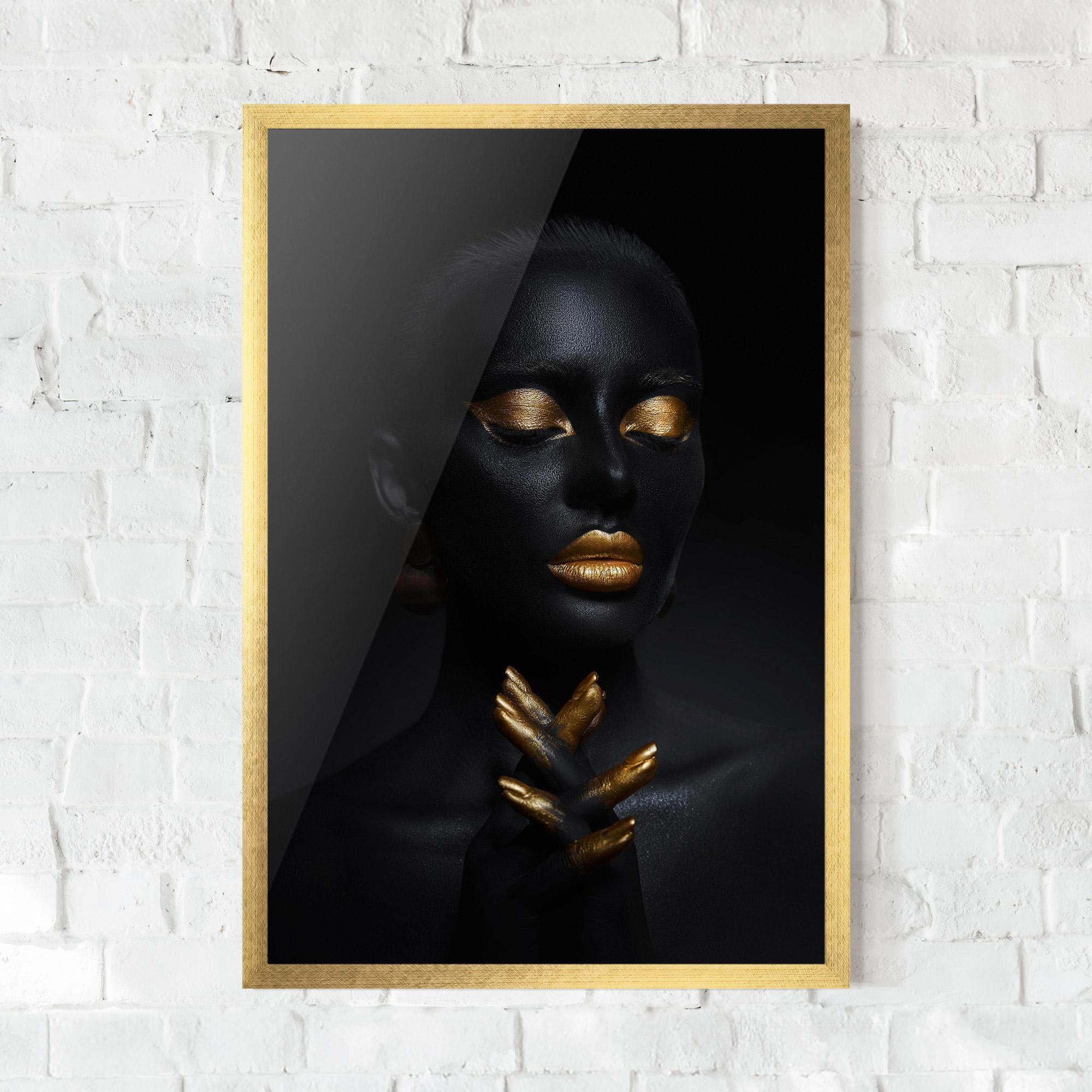 Poster Înrămat Gold Hand Pray mockup 0