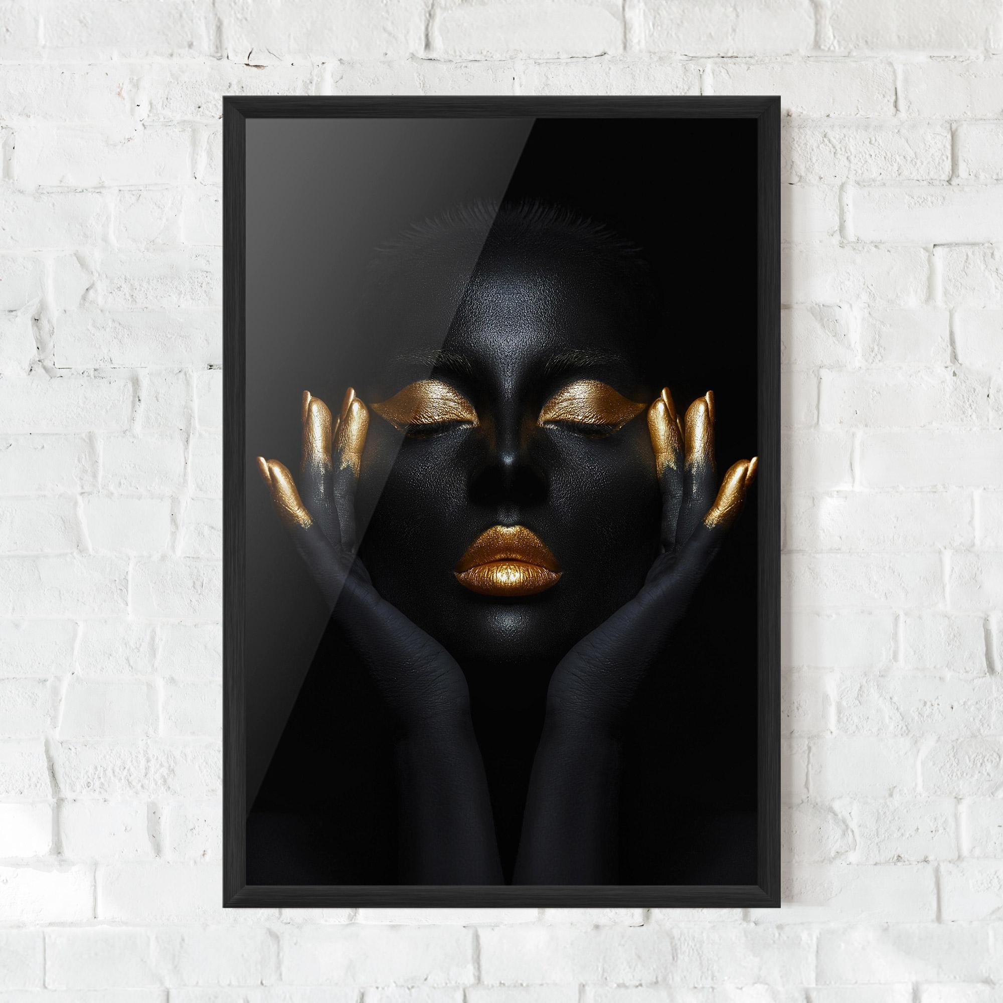 Poster Înrămat Fingertips Gold Makeup mockup 0