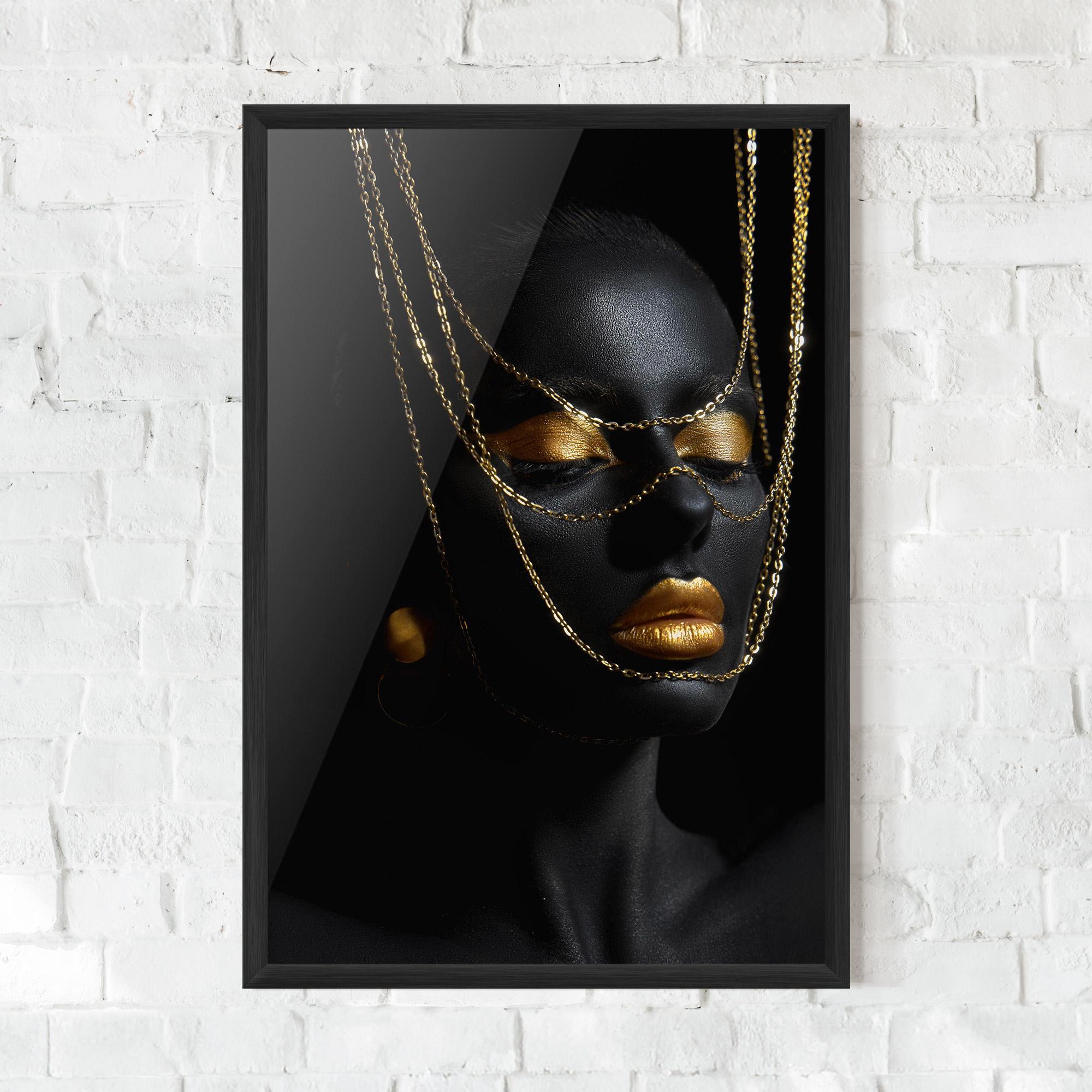 Poster Înrămat Gold Chain Girl mockup 0